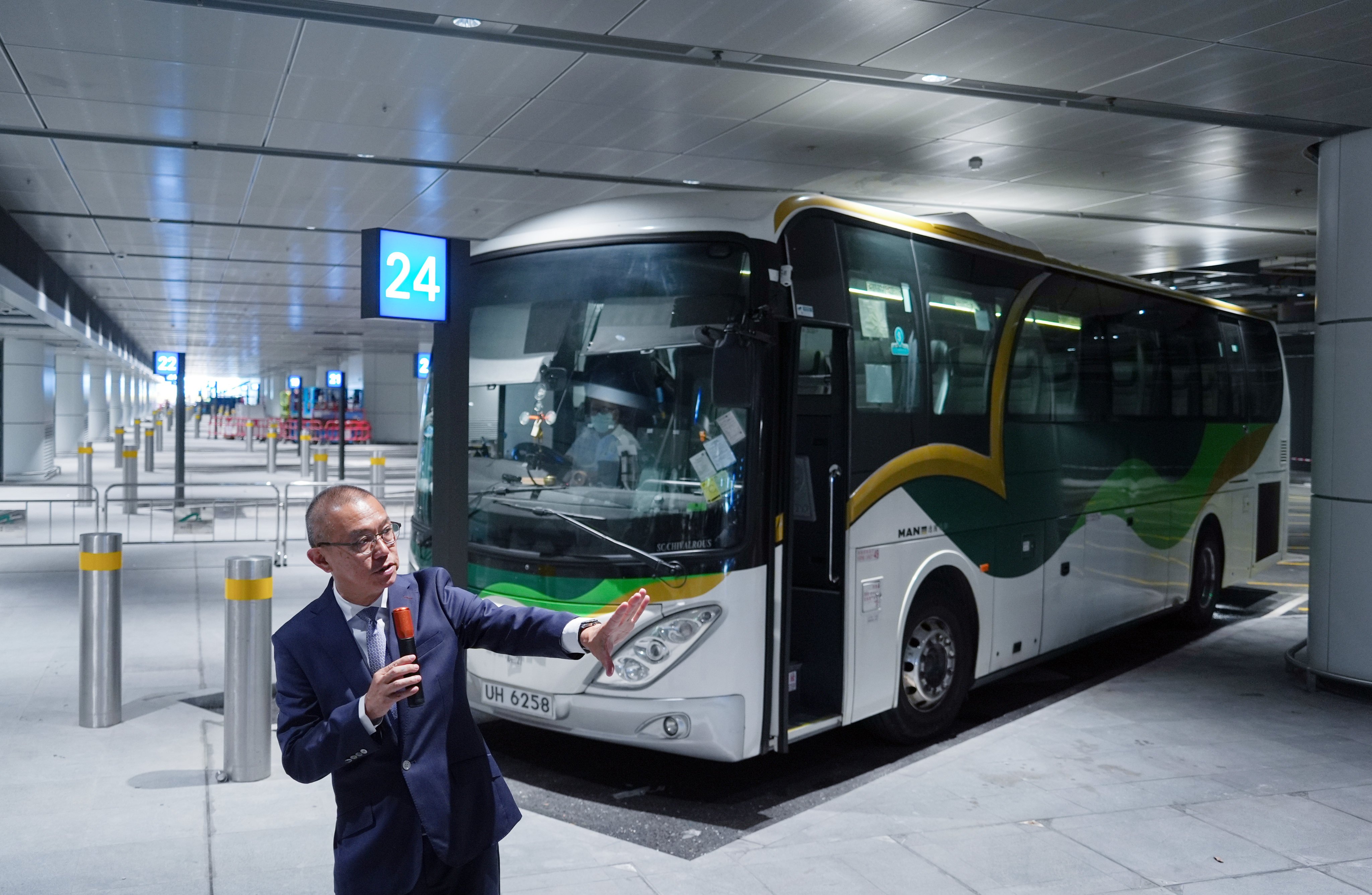 Airport Authority executive director Steven Yiu speaks to the media at the new coach hall of Hong Kong International Airport’s revamped Terminal 2. Photo: Eugene Lee