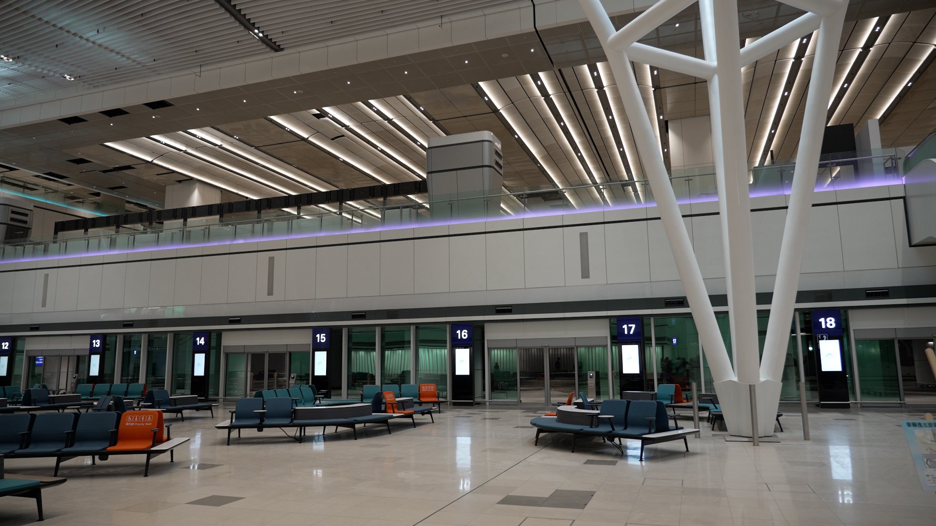 Hong Kong airport’s T2 coach hall