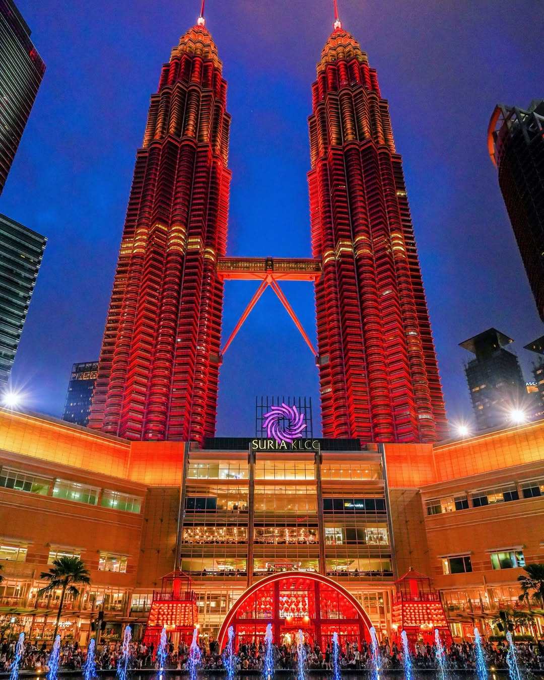 Malaysians have decried Suria KLCC for refusing to allow in visitors with the Palestinian flag. Photo: Instagram/suriaklccmall