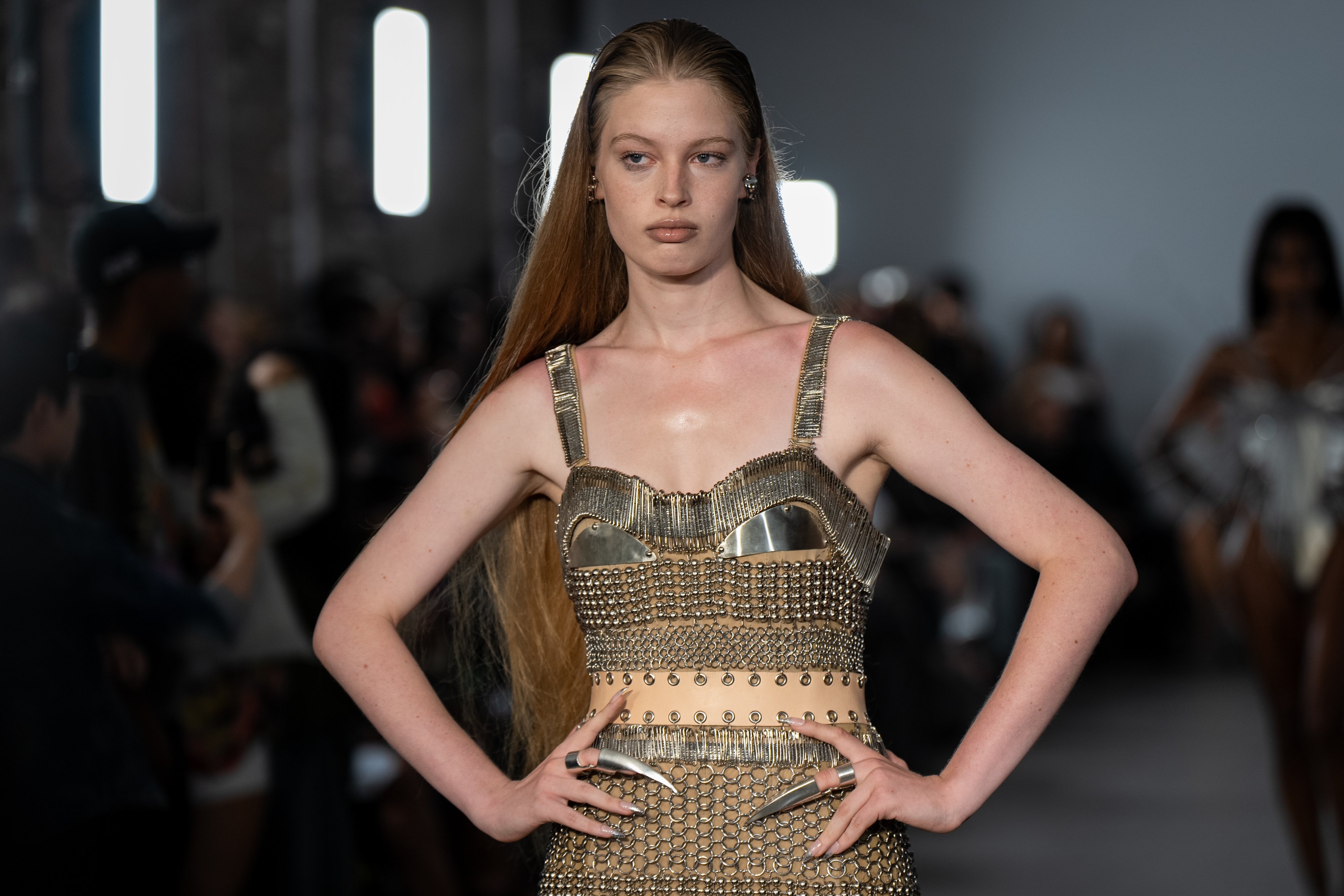 Elon Musk’s daughter Vivian Jenna Wilson walked the runway in a metal-covered dress at the Chris Habana fashion show on September 15 during New York Fashion Week. Photo: EPA
