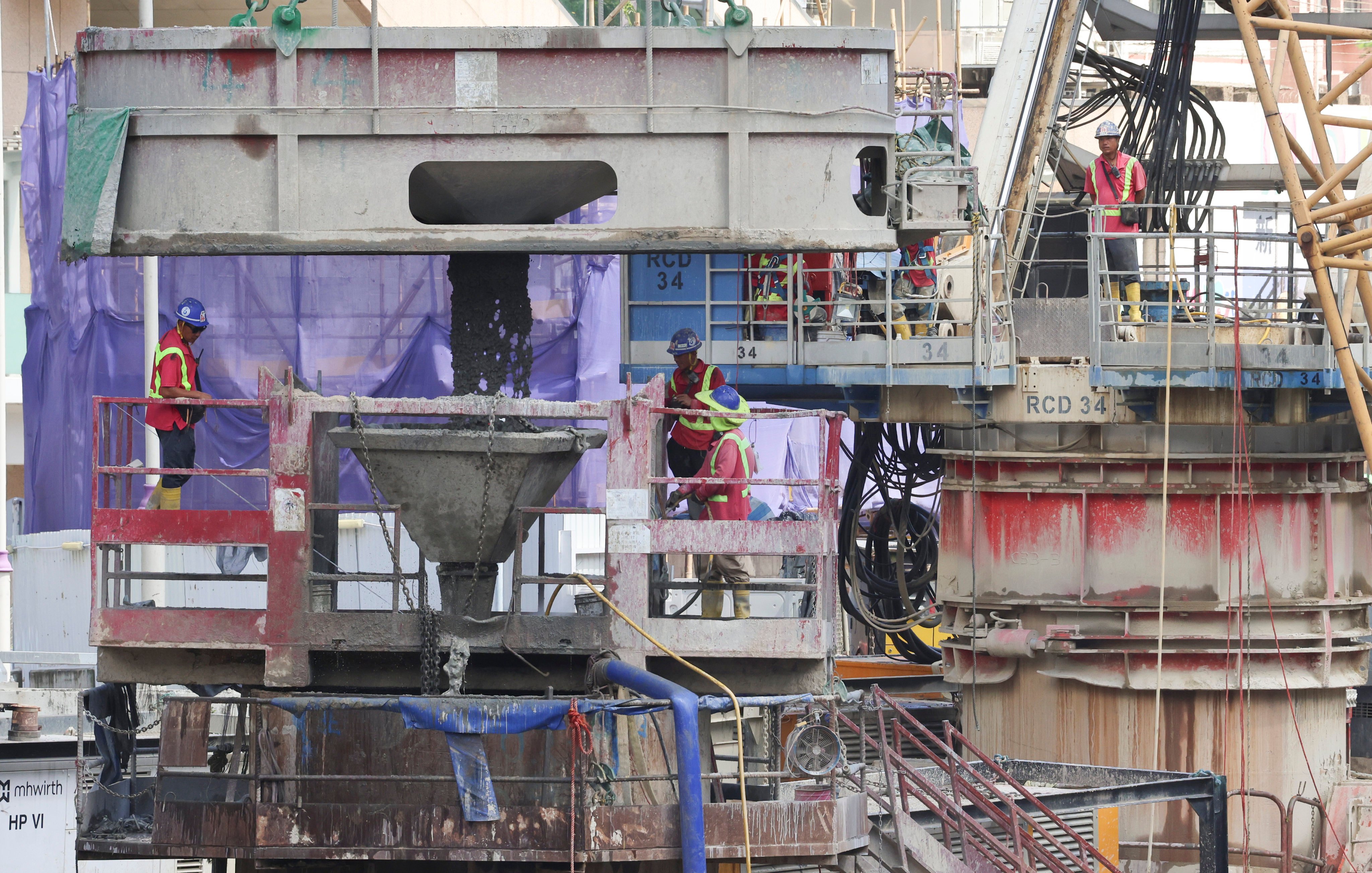 Construction workers at a site in Mong Kok. The unemployment rate in Hong Kong’s construction industry has reached 7.2 per cent. Photo: Jelly Tse