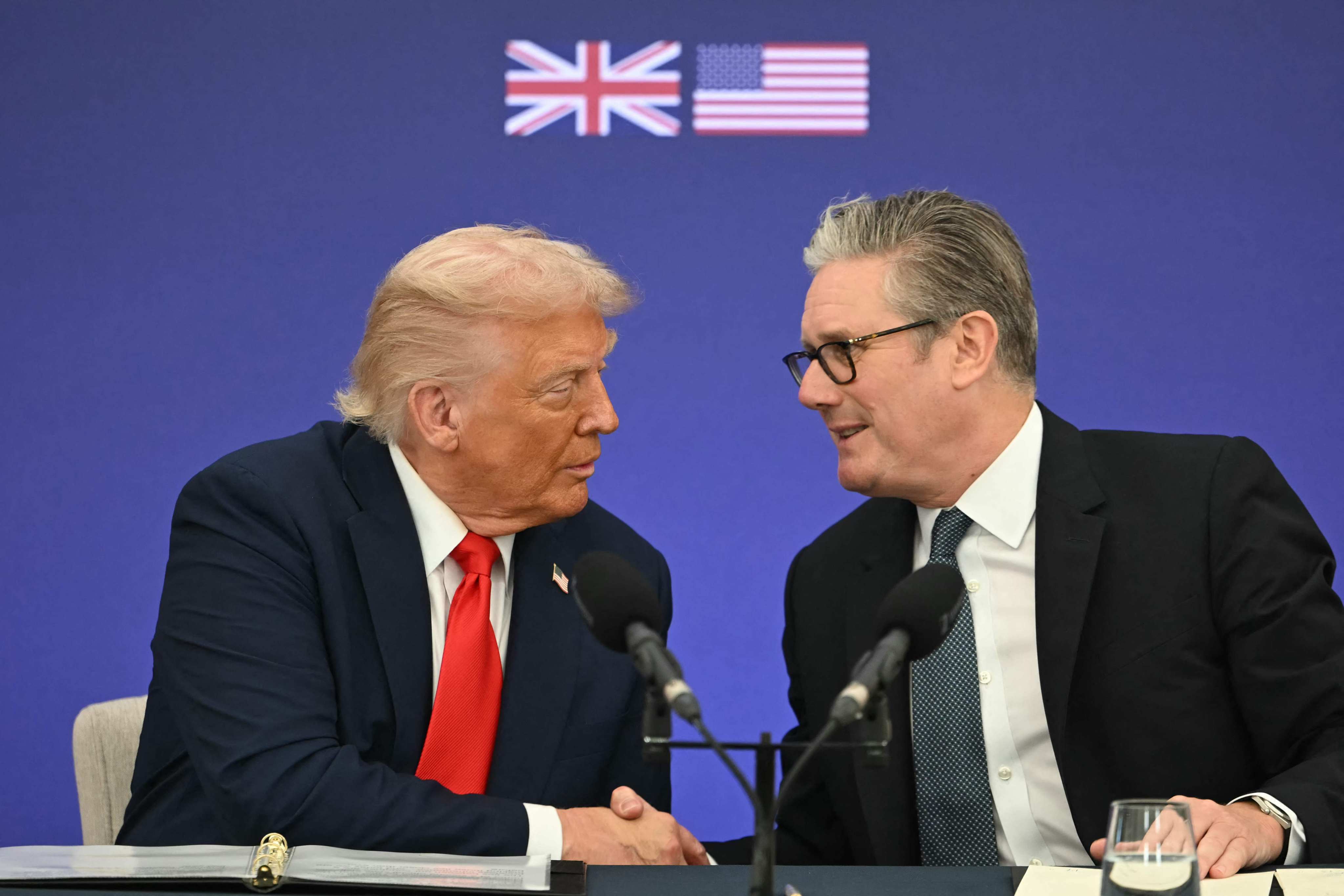 Britain’s Prime Minister Keir Starmer (right) and US President Donald Trump at a business event at Chequers, in Aylesbury, central England, on Thursday, the second day of Trump’s second State Visit. Photo: AFP