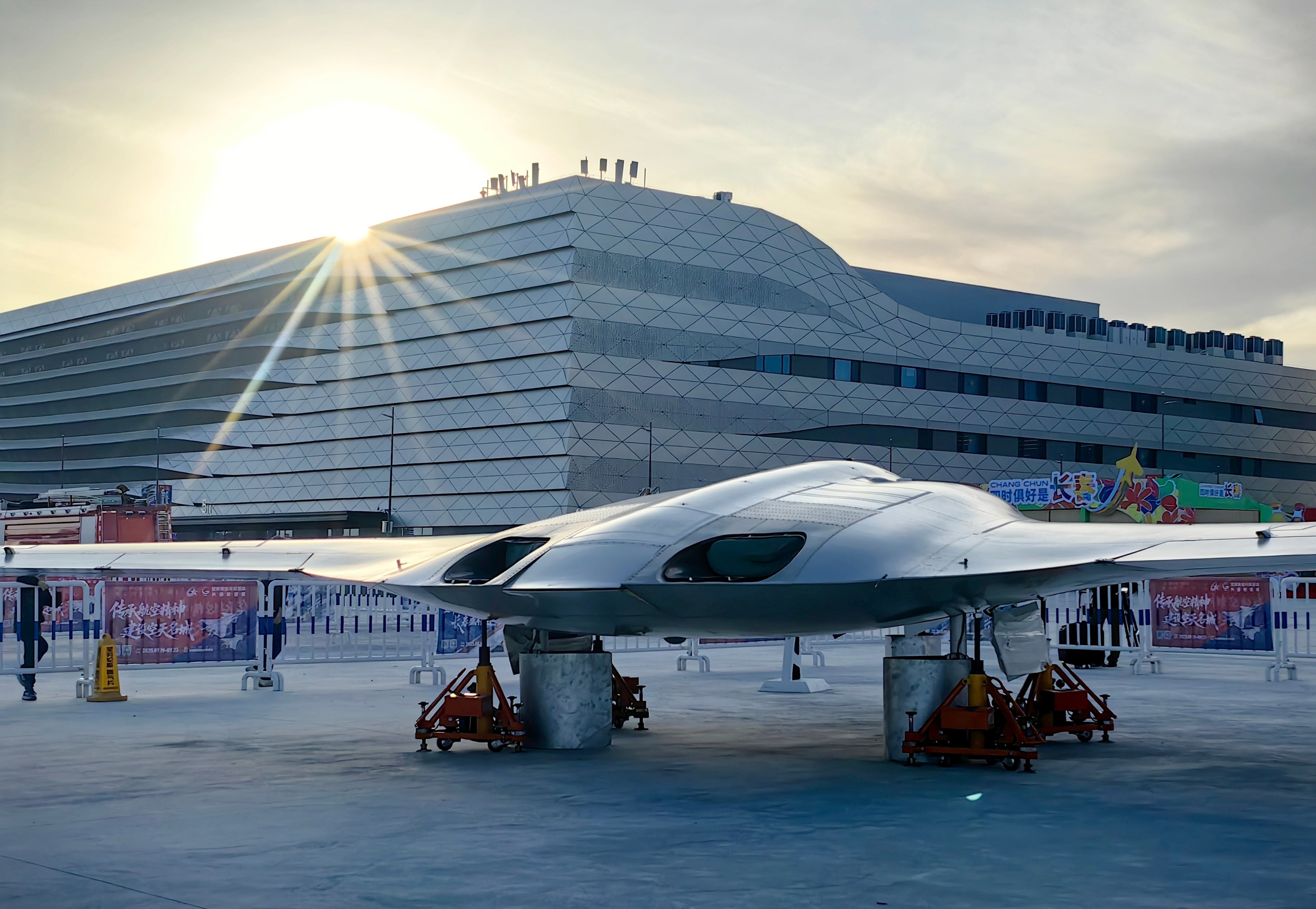 The Chinese Academy of Sciences’ new twin-engined flying-wing drone is on display at the Changchun air show. Photo: Weibo/ 单手搓核弹