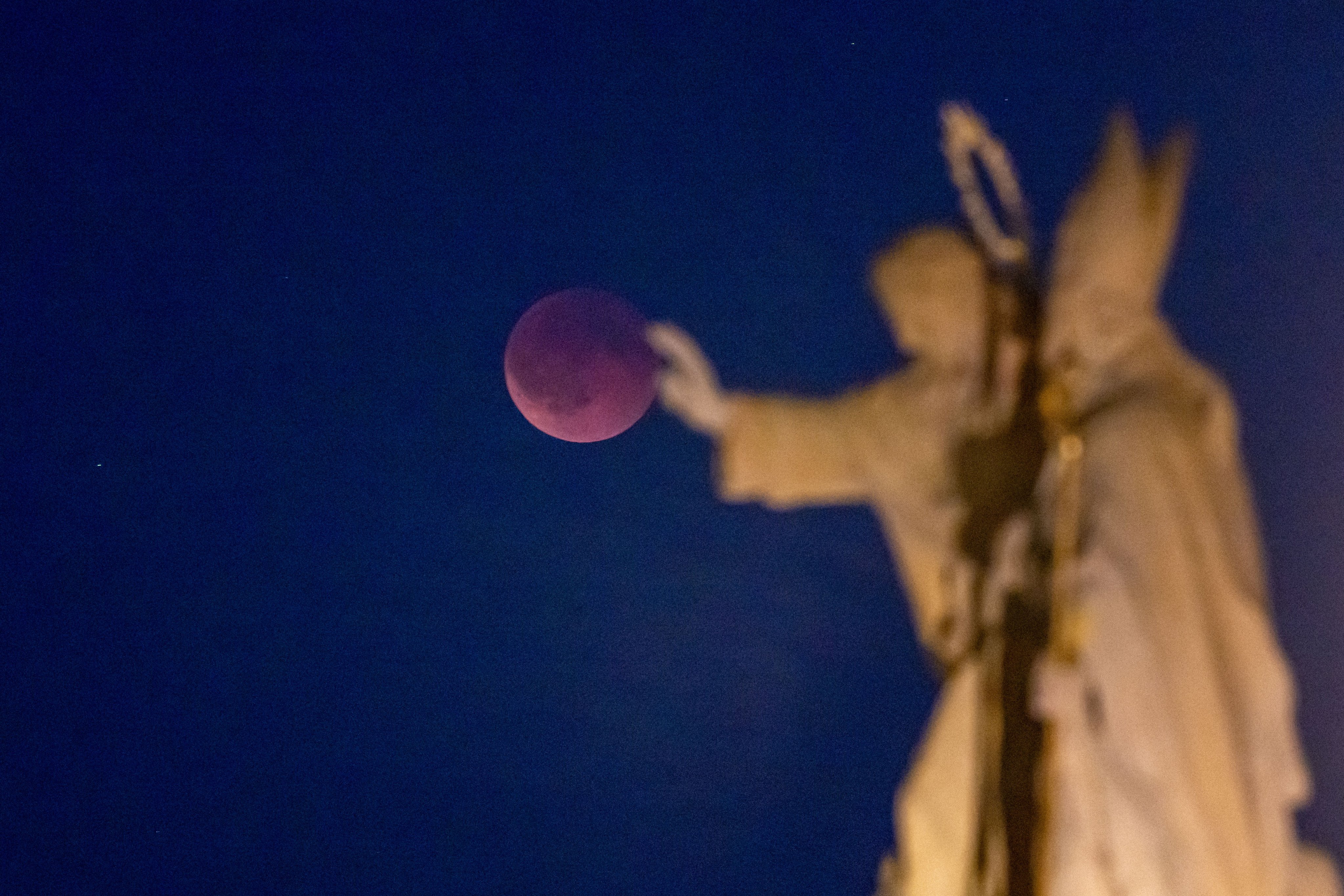 Stunning “blood moon” wowed observers around the globe on September 7. Photo: EPA