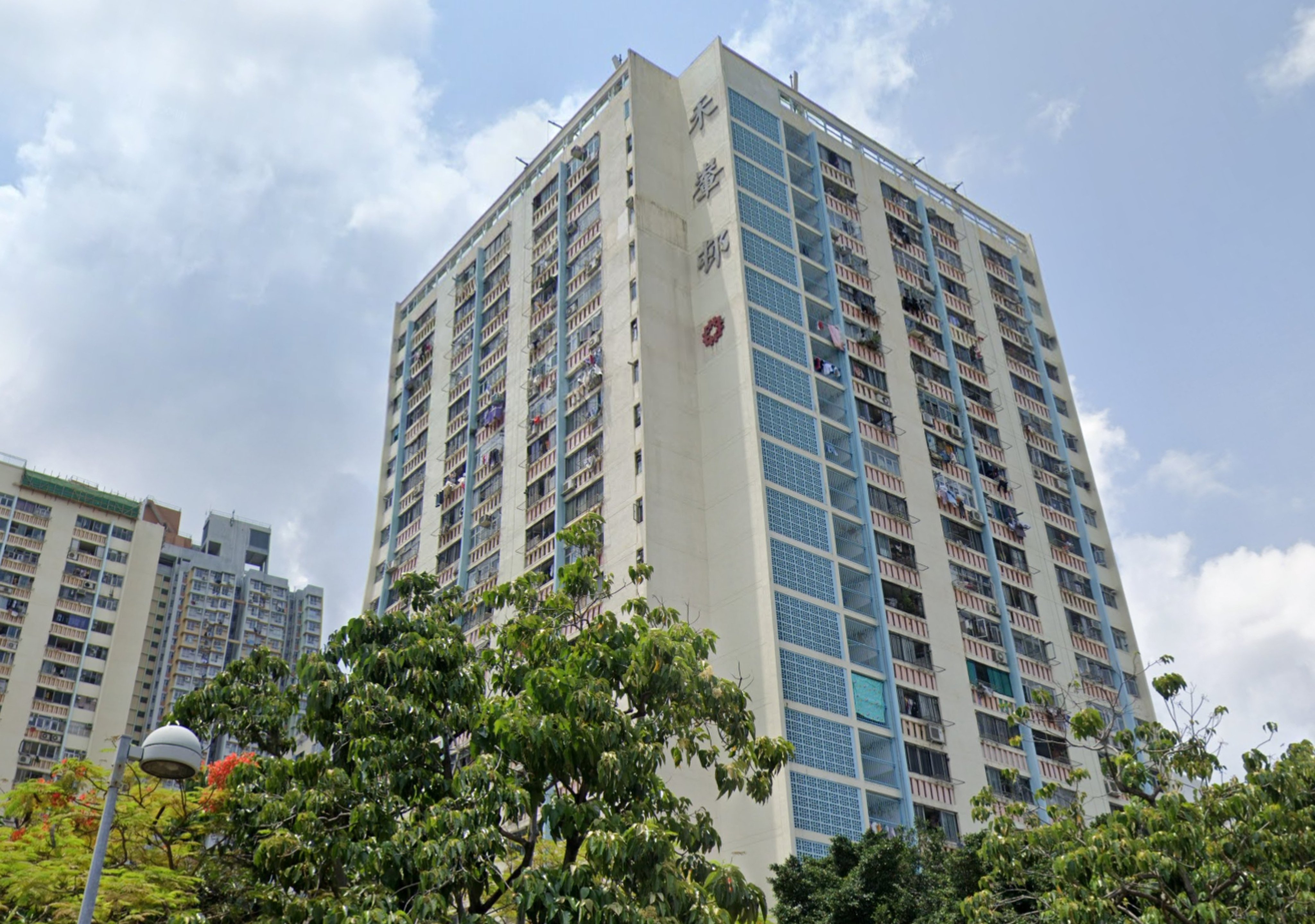 The girl was found unconscious outside Hong Wo House at Wo Che Estate in Sha Tin.  Photo: Google