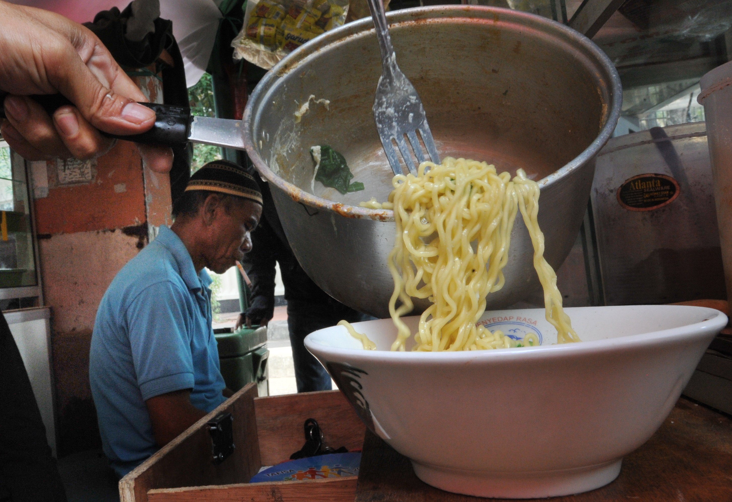 Indonesians unfazed after Taiwan detects banned carcinogen in Indomie noodles