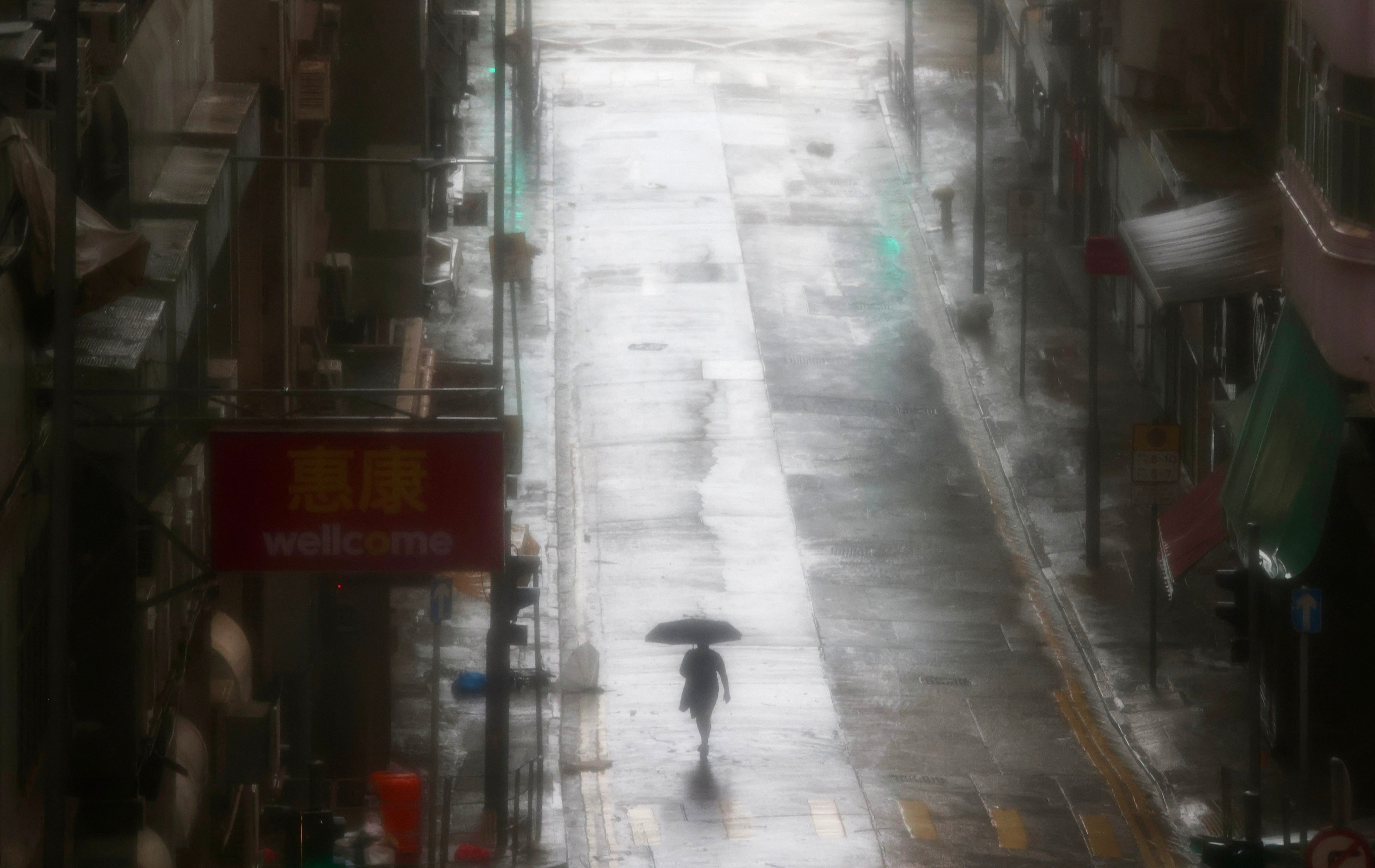 Super Typhoon Ragasa brought Hong Kong to a standstill. Some employees have complained about wages and leave days being deducted for not returning to work during typhoons, a lawmaker has said. Photo: Jonathan Wong