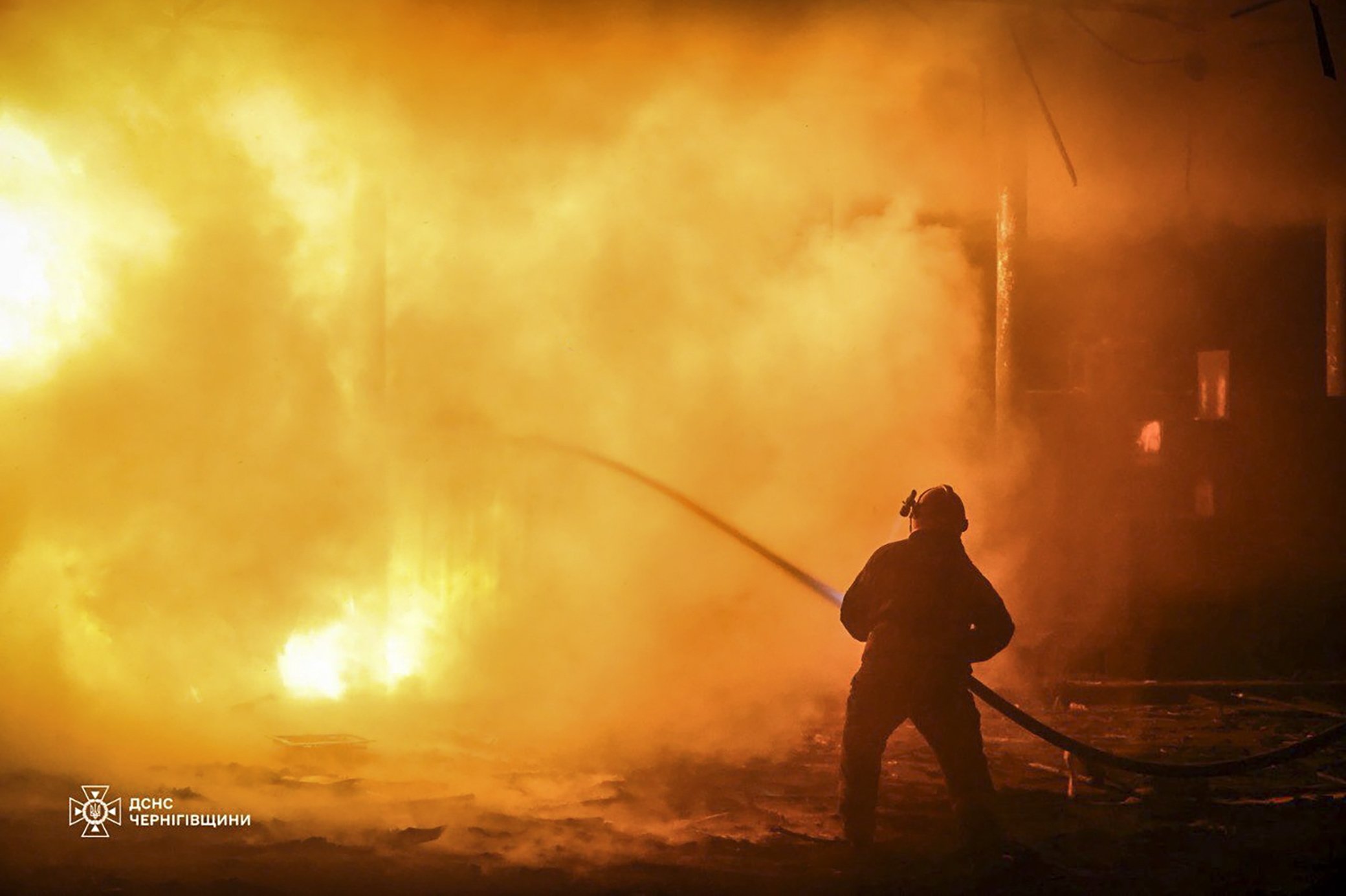 Ukrainian rescuers work at the site of Russian drone strikes on infrastructure in Nizhyn district, Chernihiv region, on September 15. Photo: EPA/State Emergency Service of Ukraine