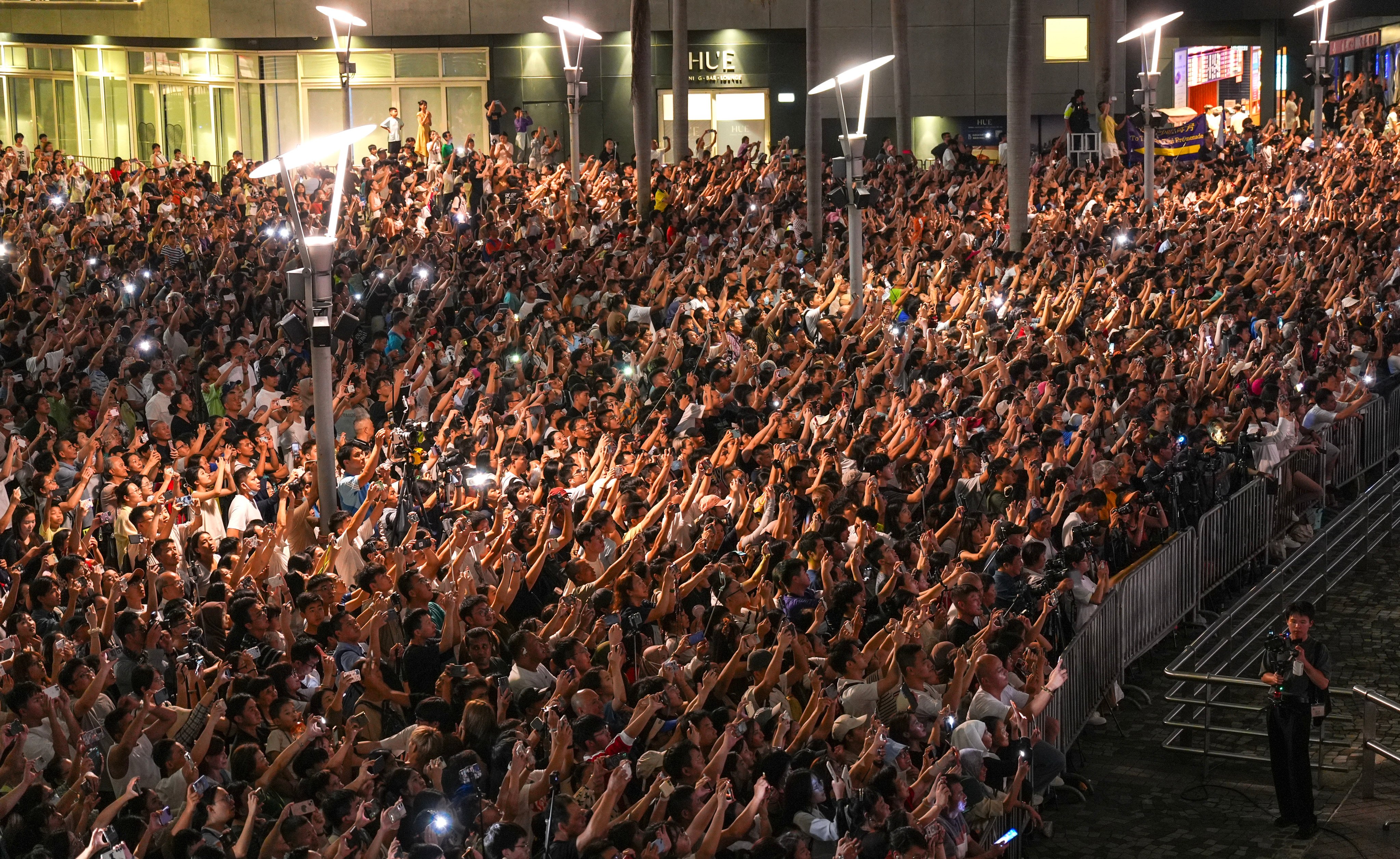 Spectators enjoy National day fireworks  in October 2024. Photo: Eugene Lee