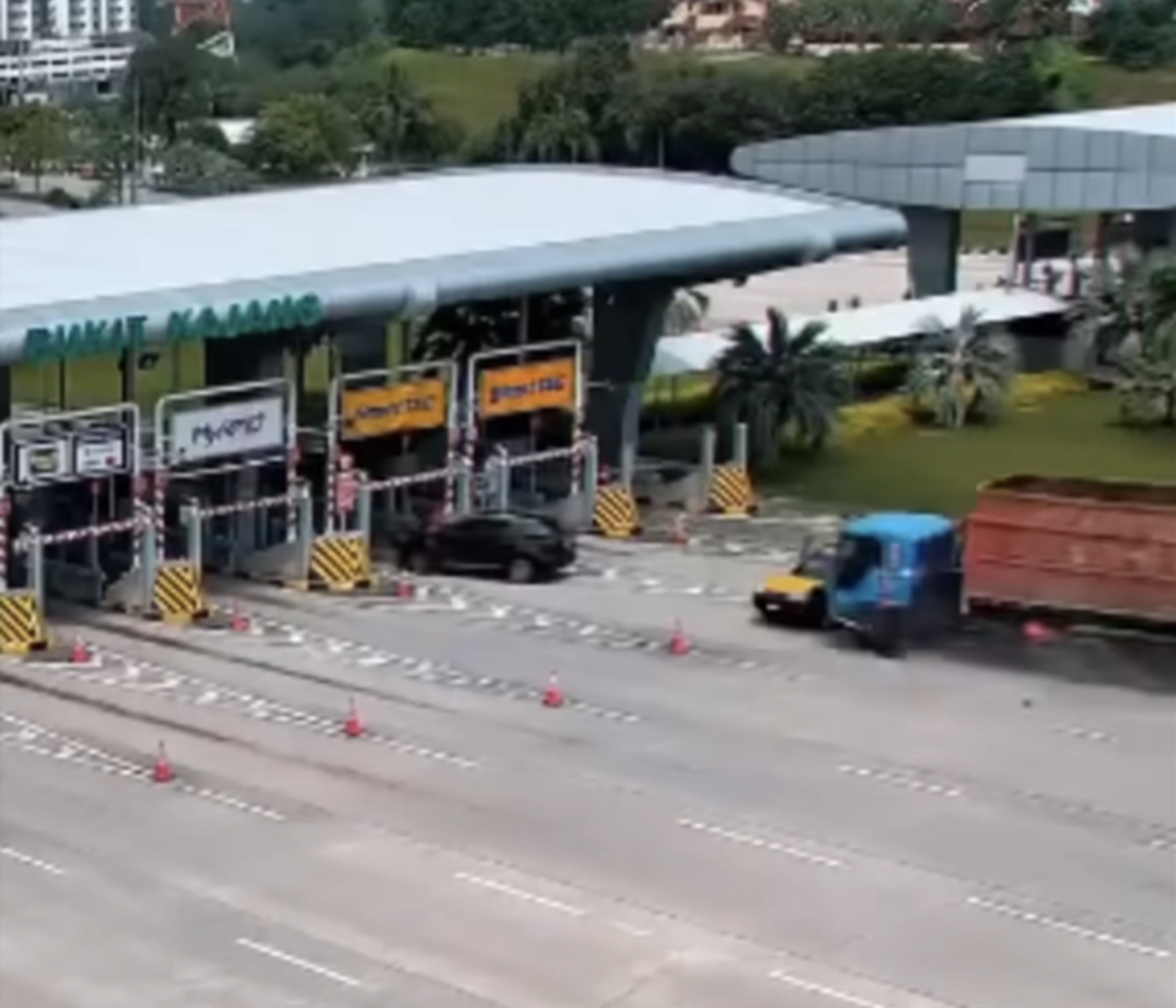 A screenshot of the scene of a crash on Saturday at the Bukit Kajang toll plaza in Malaysia. Photo: Handout