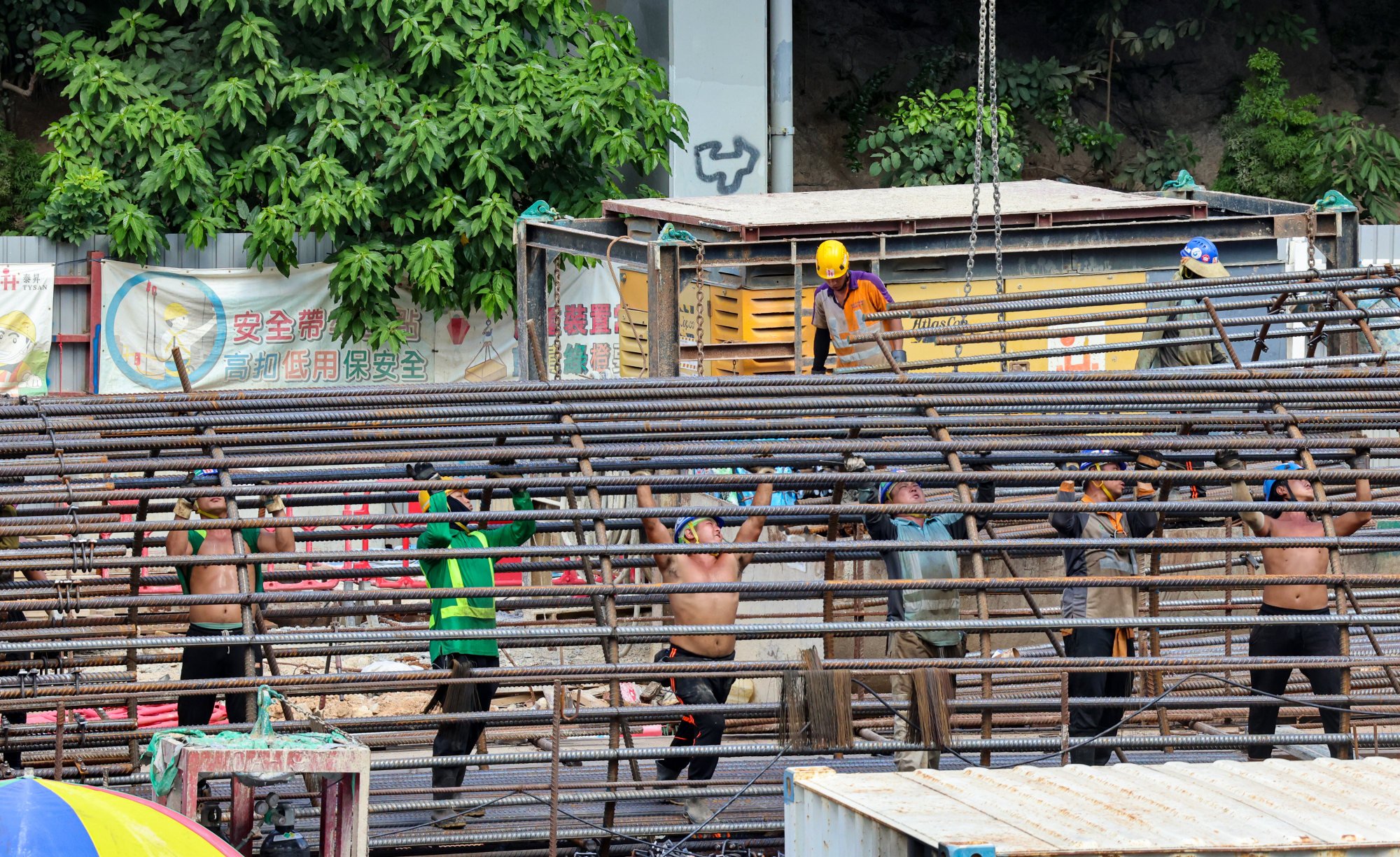 Construction workers at a site in Mong Kok. Latest statistics show that the jobless rate stands at 6.9 per cent in the construction sector. Photo: Jelly Tse