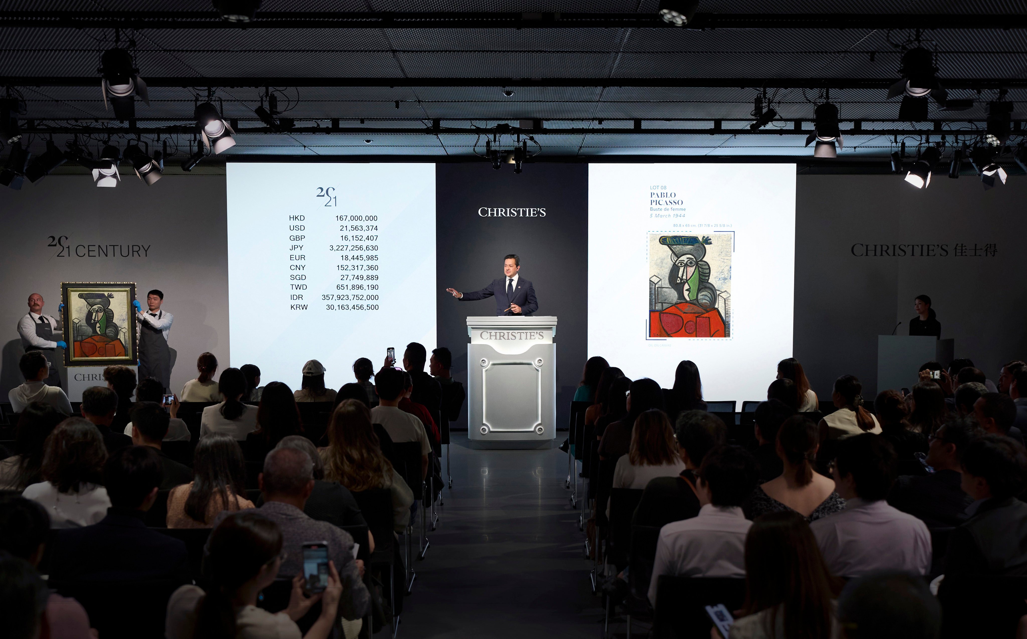 Rahul Kadakia, Christie’s incoming Asia-Pacific president, stands at the rostrum during the sale of Pablo Picasso’s Buste de femme (1944) on September 26, 2025. The painting, which sold for HK$197 million, set an auction record for a Picasso piece in Asia. Photo: Christie’s