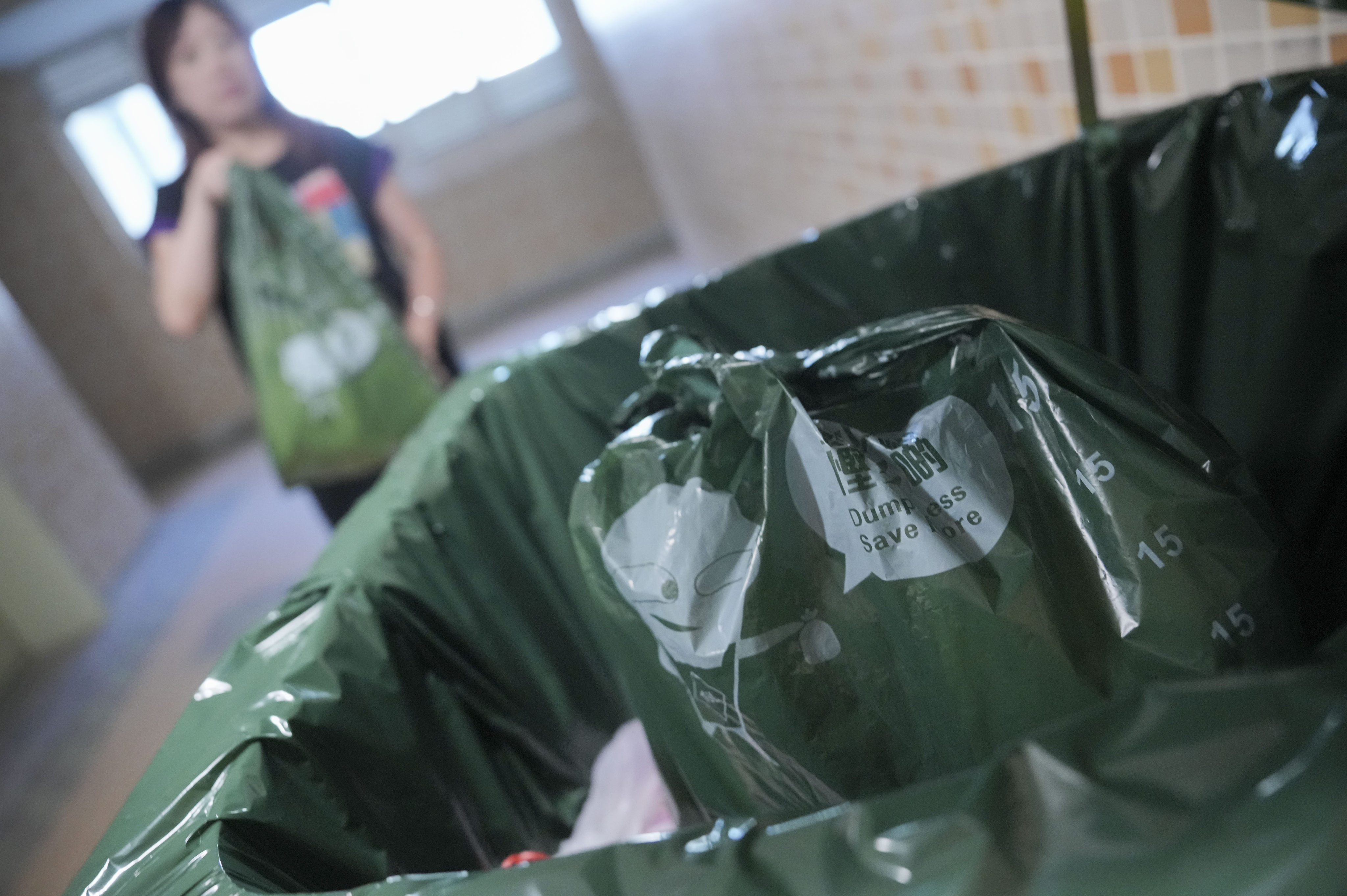 Hong Kong’s environment minister has defended the spending of HK$90 million (US$11.6 million) on promoting a now-suspended pay-as-you-throw scheme. Photo: May Tse