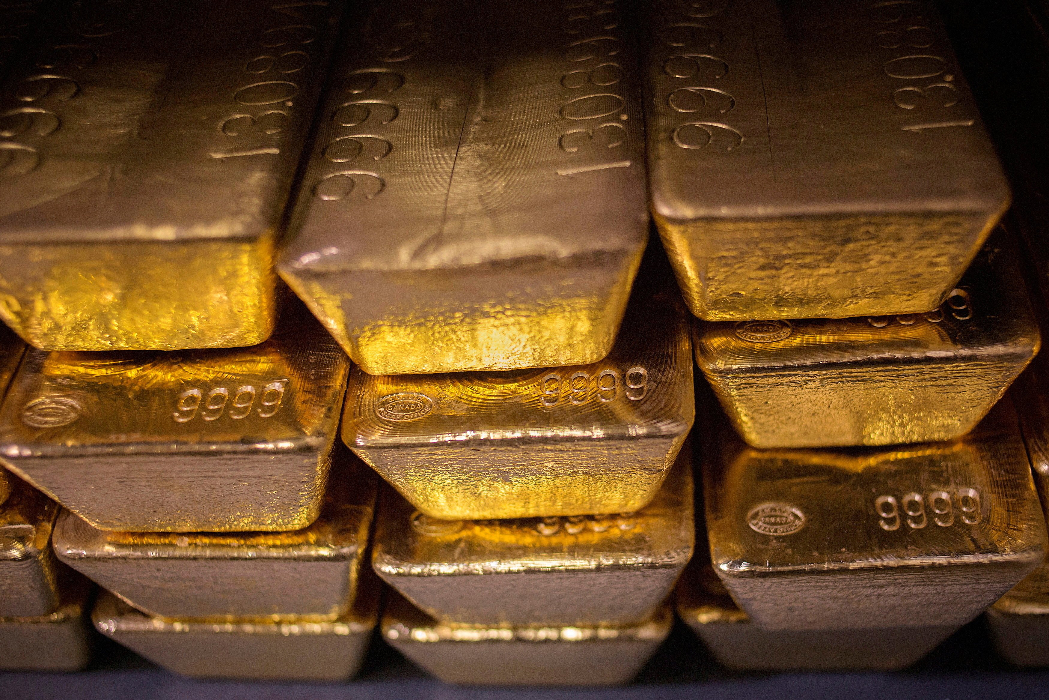 Gold bars are seen at a US Mint facility in West Point, New York  on June 5, 2013. Photo: Reuters
