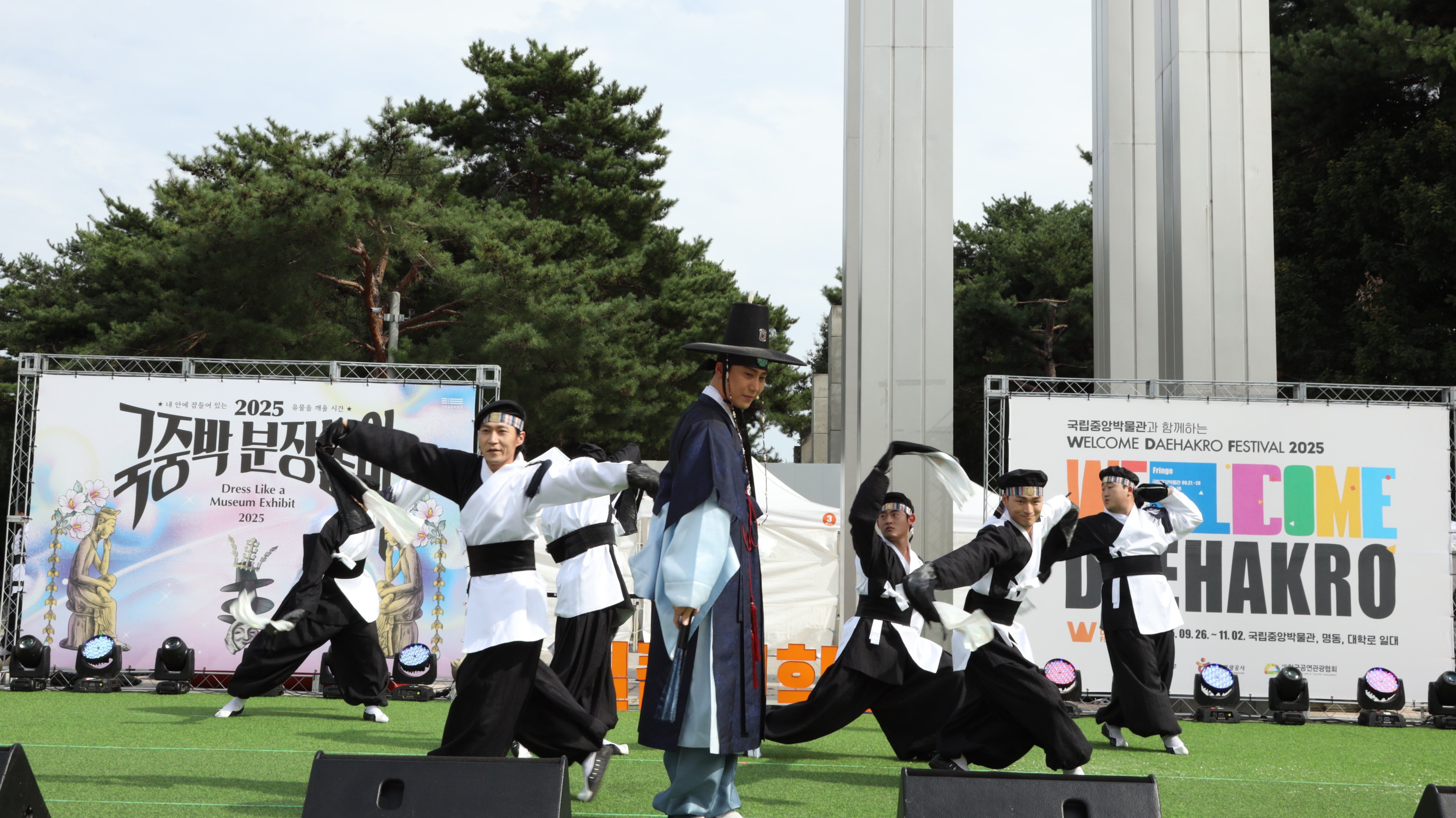 Performers in hanbok put on a show at the National Museum of Korea, part of the wider Welcome Daehakro Festival, which has returned for its ninth edition. Photo: courtesy of Korea Tourism Organisation