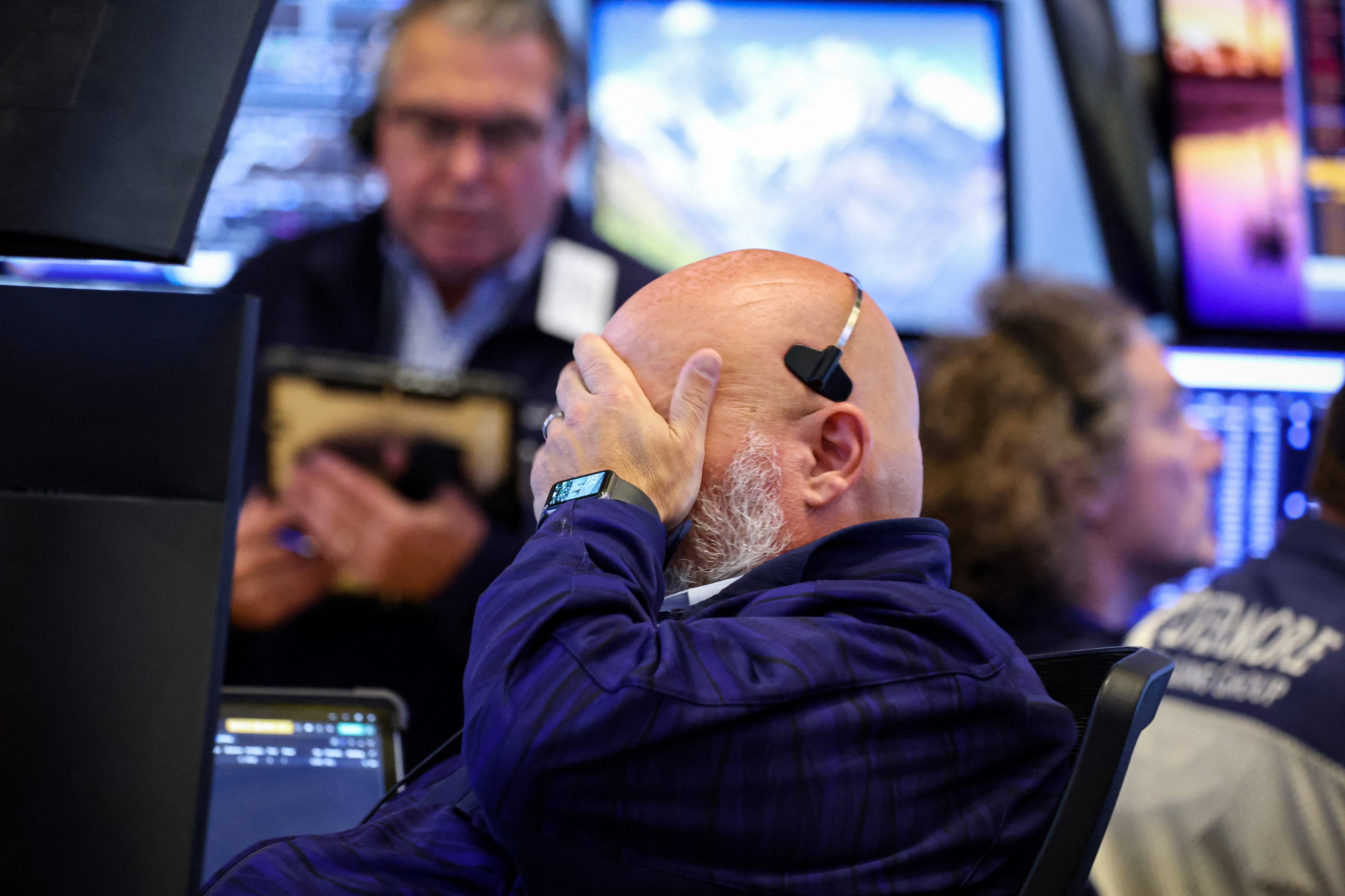 Traders at the New York Stock Exchange (NYSE) on October 2, 2025. Photo: Reuters