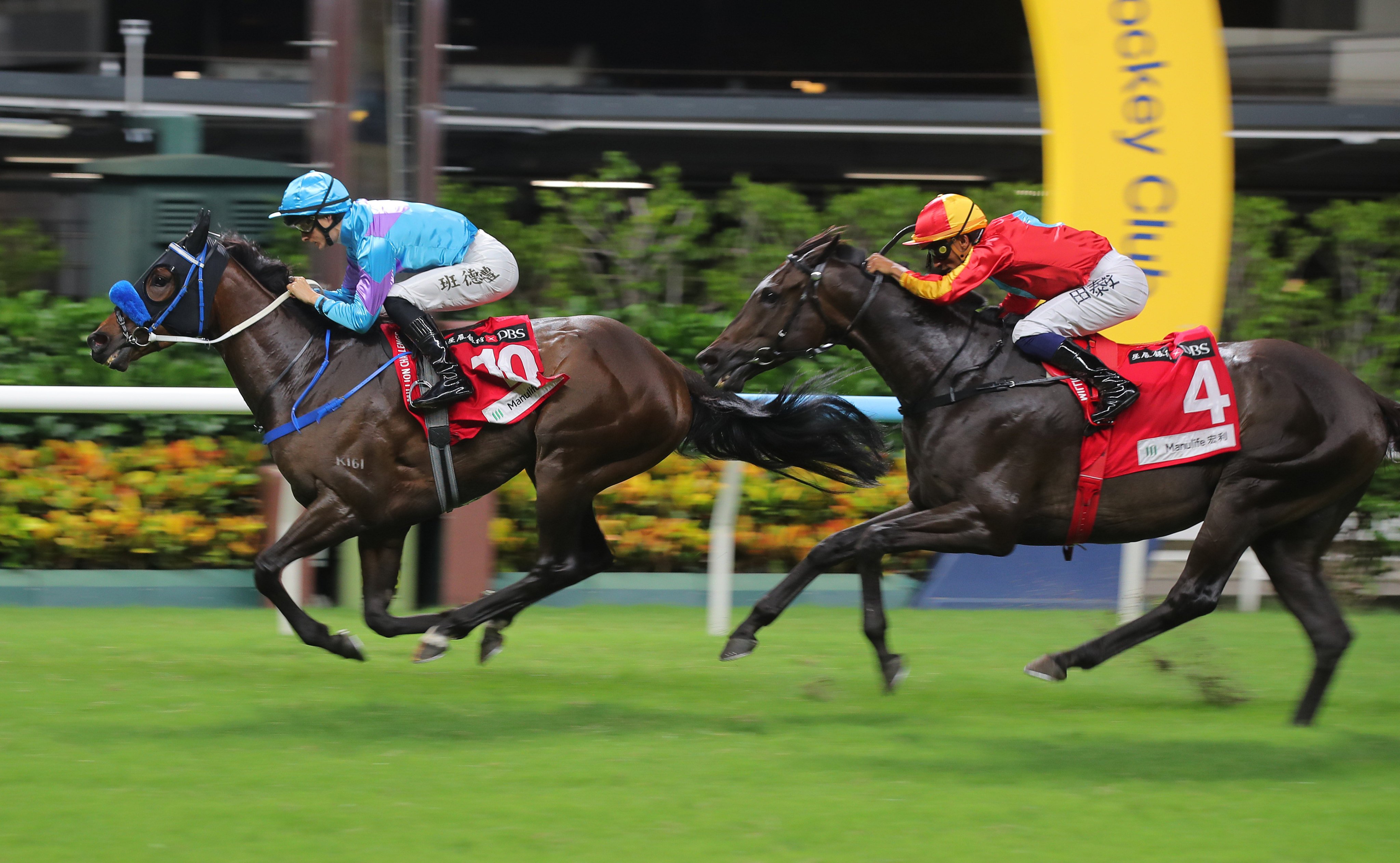 Encountered (right) chases Lo Rider home at Happy Valley last month. Photos: Kenneth Chan