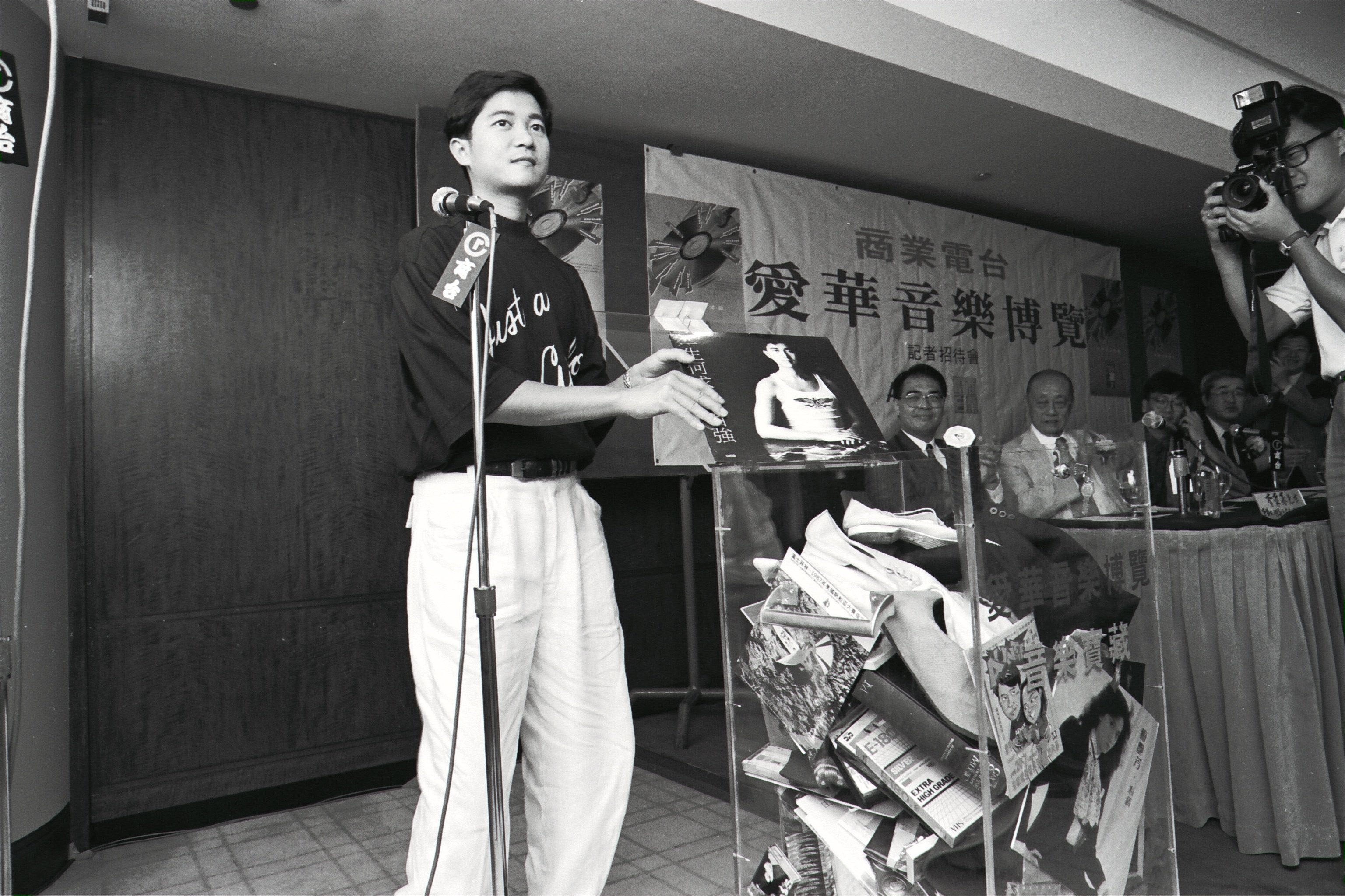 Singer Danny Chan Pak-keung puts one of his albums in a time capsule in 1991. Photo: SCMP Archive