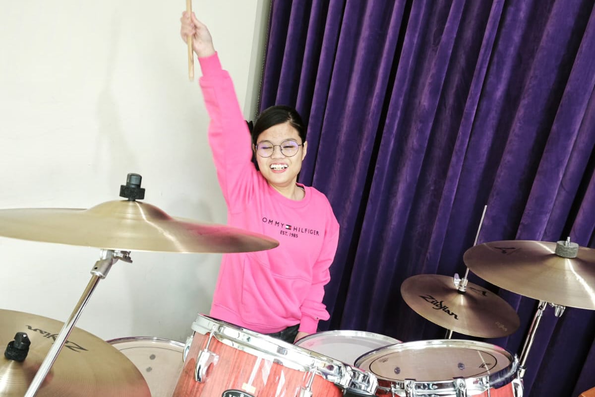 Cassie Li’s courage and warmth have made her a beloved figure among her teachers and the hospital staff who attend to her. Photo: Handout