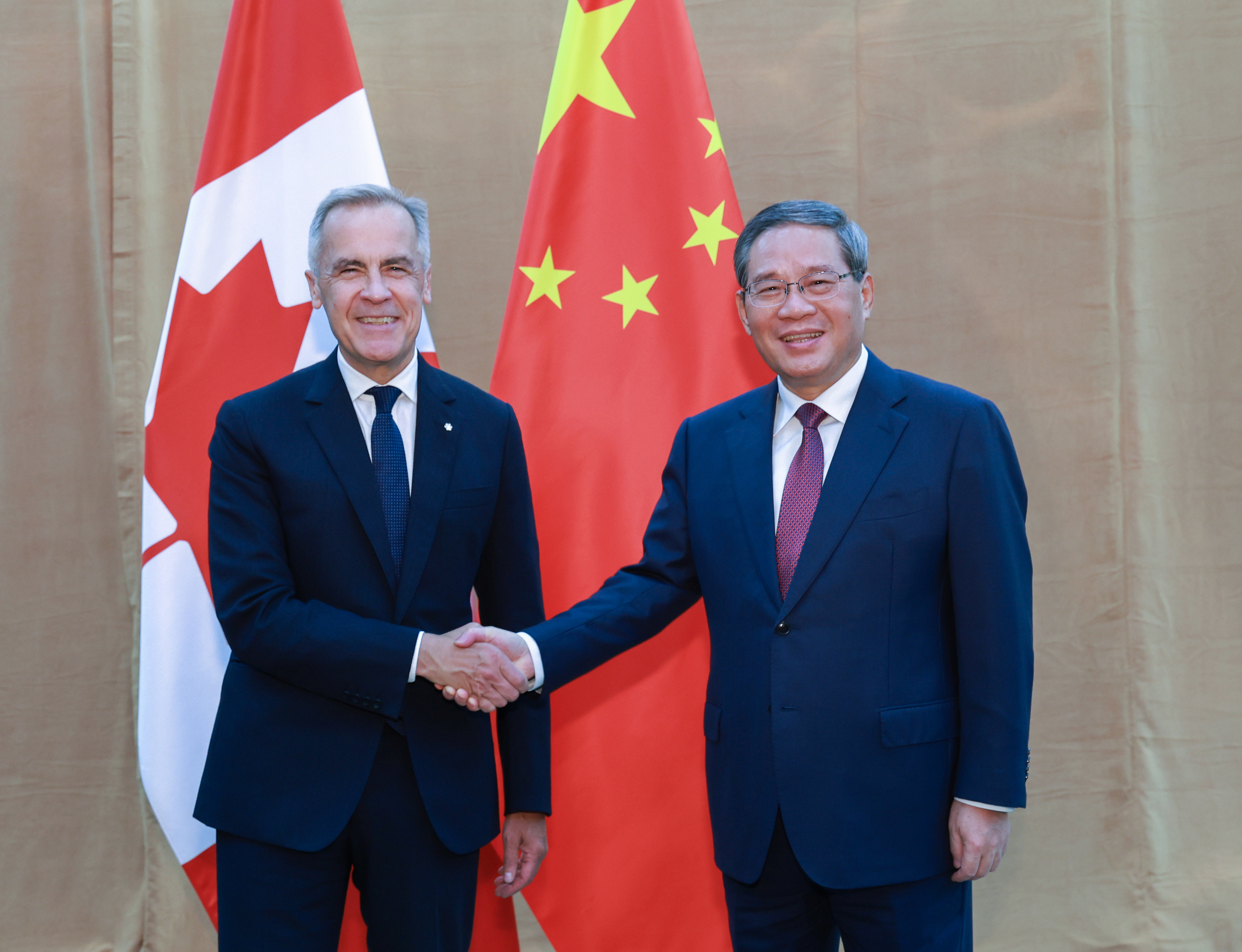 Canadian Prime Minister Mark Carney (left) and Chinese Premier Li Qiang last month in New York. Photo: Xinhua