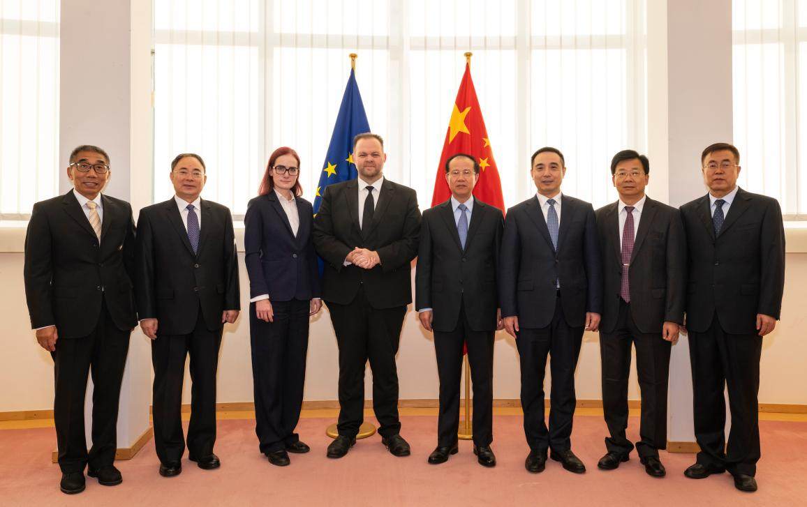 Meeting between the European Parliament Delegation for relations with the People’s Republic of China and the 42nd China-EU IPM Delegation of the National People’s Congress of the People’s Republic of China on Thursday in Brussels. Photo: handout