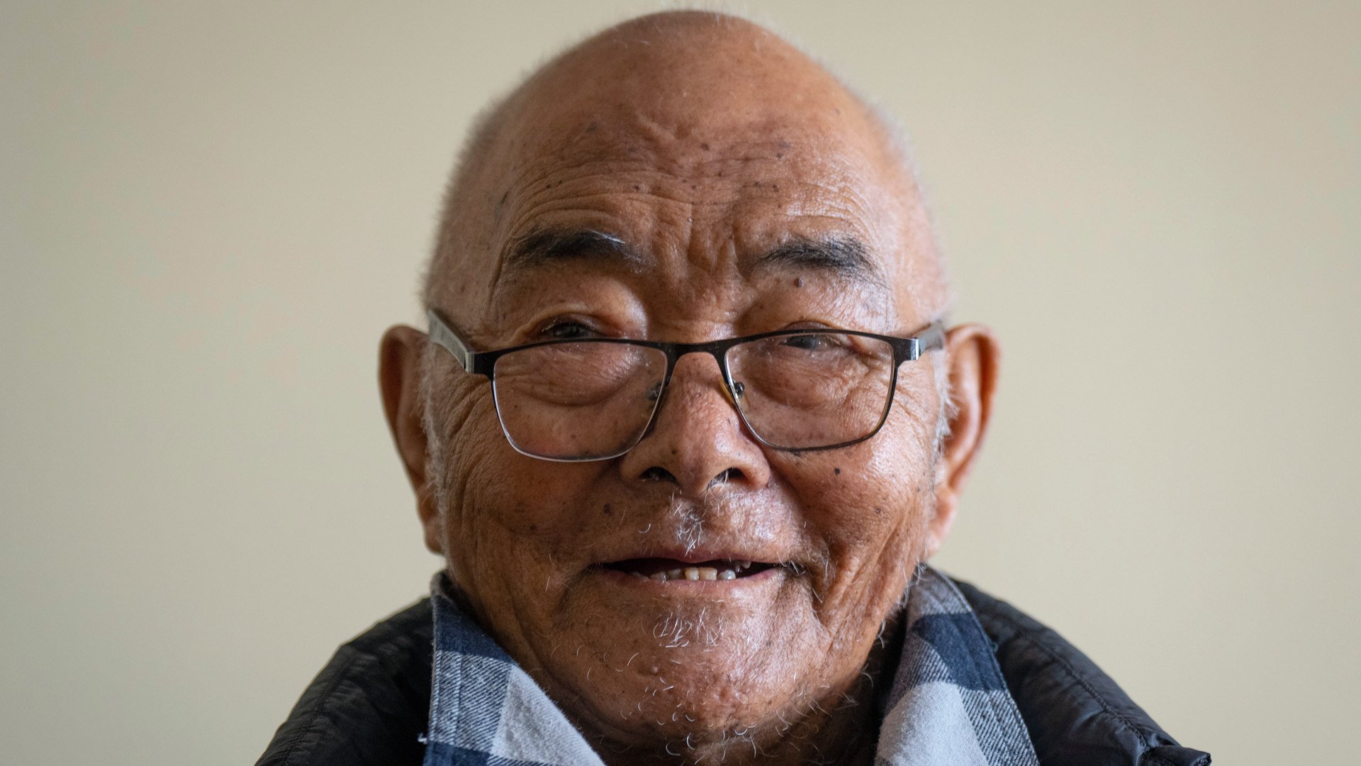 FILE - Kanchha Sherpa, 91, who was among the 35 members in the team that put New Zealander Edmund Hillary and his Sherpa guide Tenzing Norgay atop the 8,849-meter (29,032-foot) peak on May 29, 1953, speaks during an interview with The Associated press in Kathmandu, Nepal, March 2, 2024. (AP Photo/Niranjan Shrestha, File)