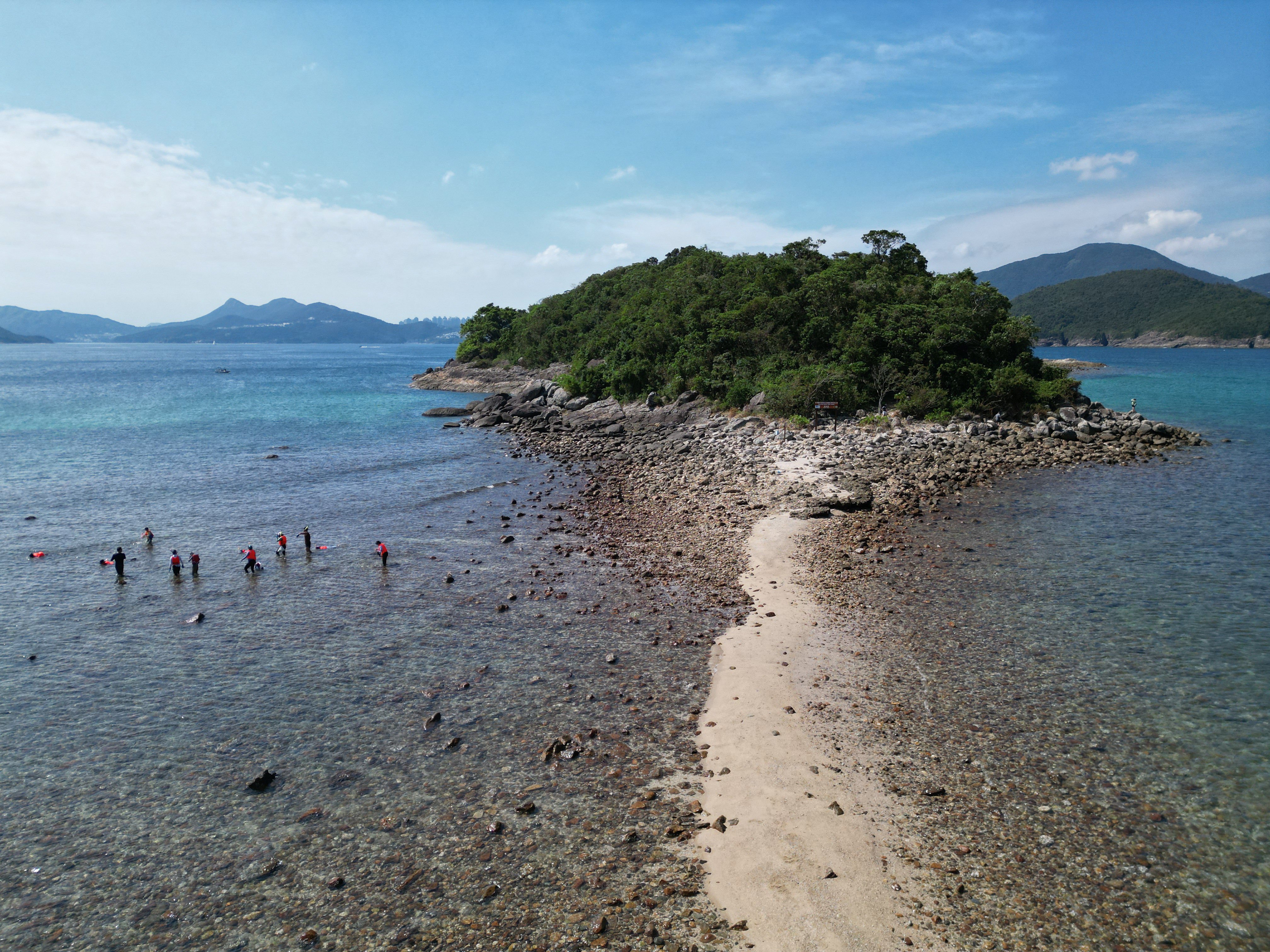 Tourists go snorkelling at Sharp Island on October 4, during the National Day holiday. Photo: Dickson Lee