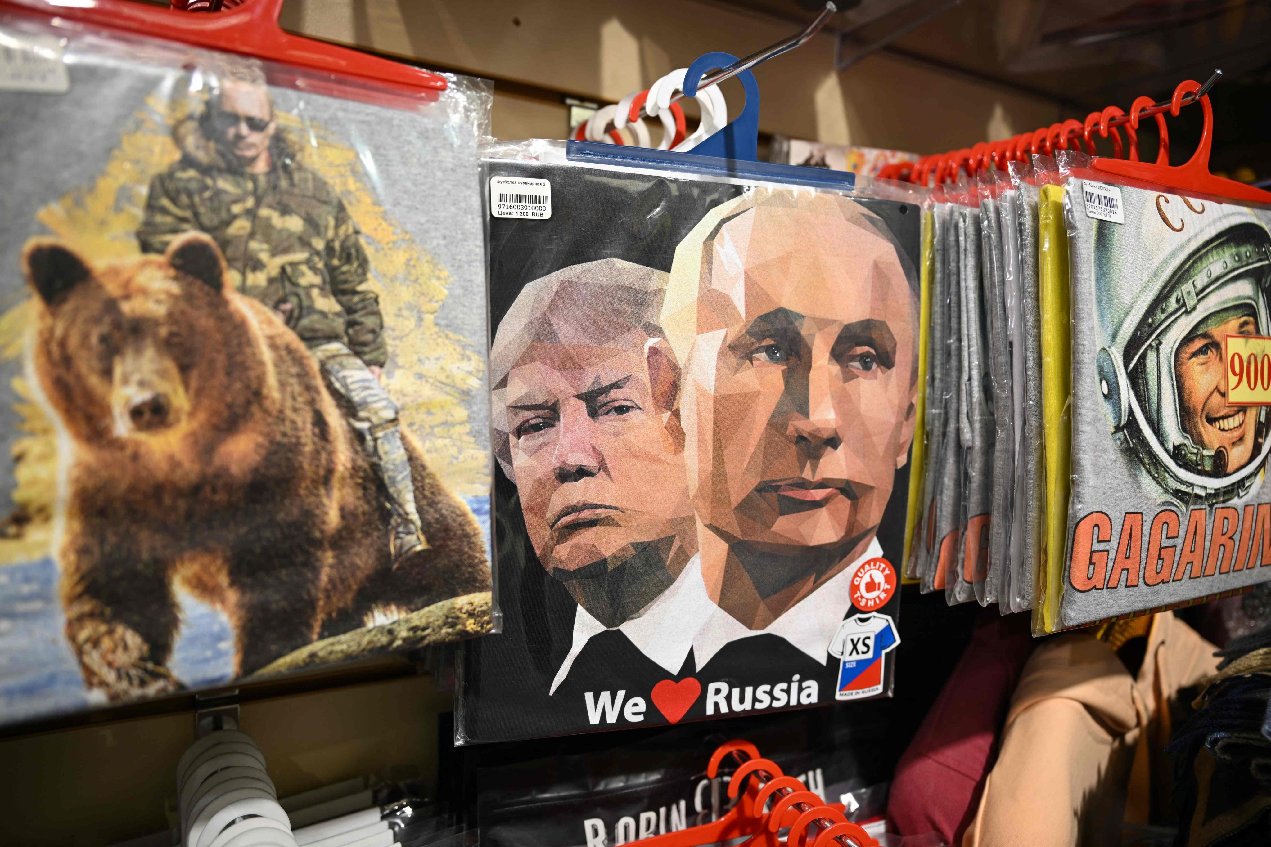 A T-shirt with images of Russian President Vladimir Putin and US President Donald Trump for sale at a gift shop in Moscow. Photo: AFP