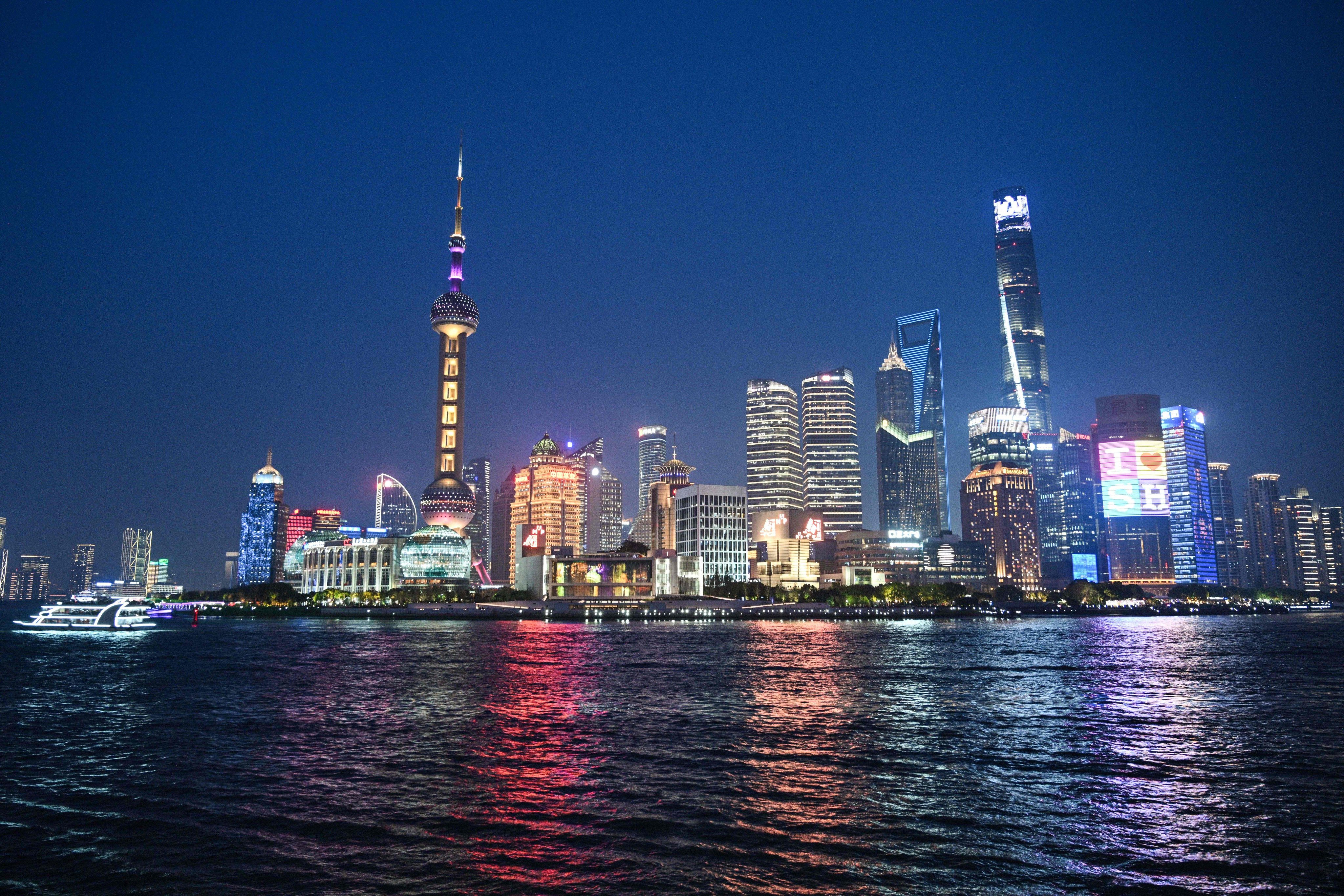 A general view shows the Huangpu River and the financial district in Shanghai on April 9. Photo: AFP