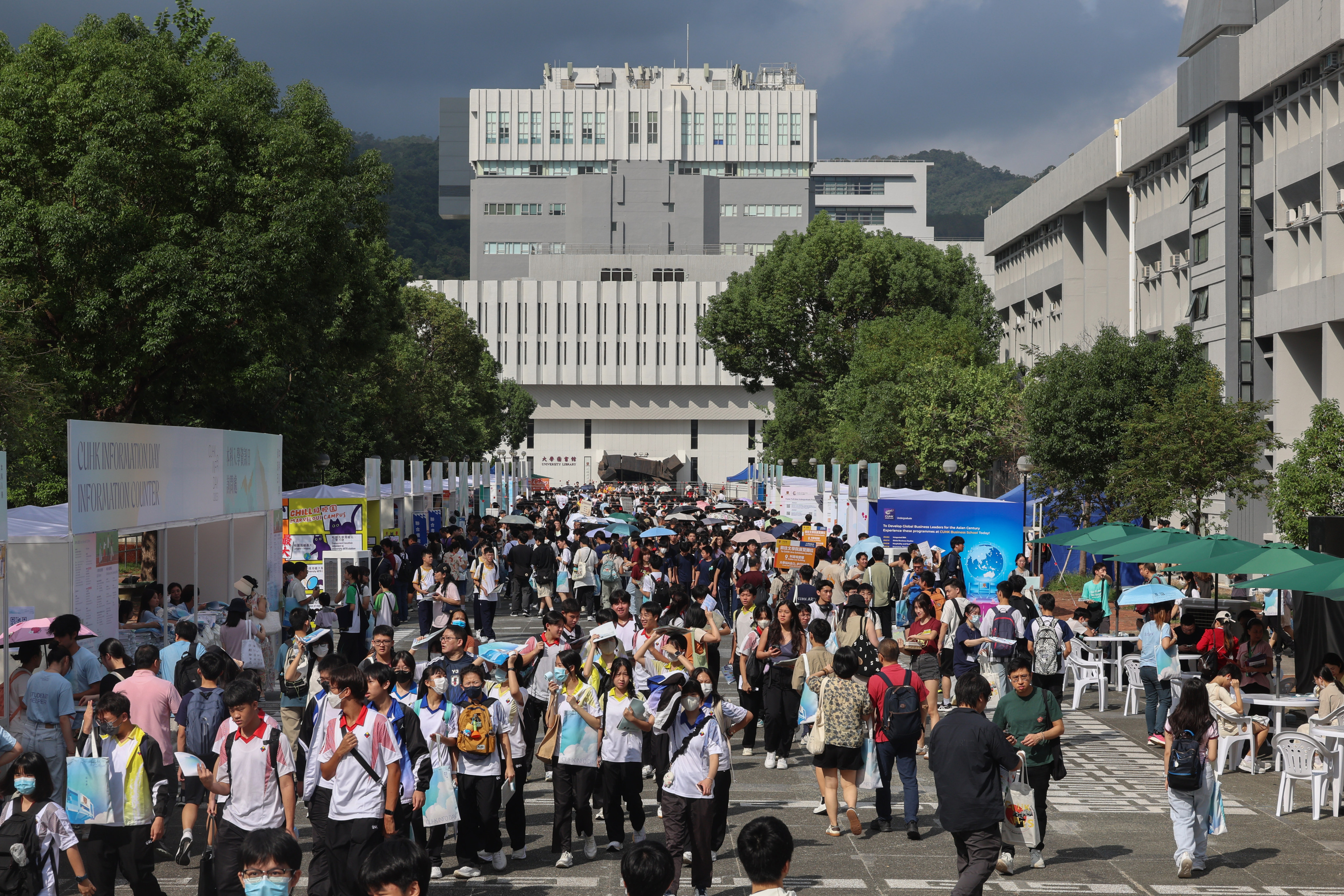 Hong Kong’s youth minister has rejected claims of  youth disillusionment, highlighting rising participation in internships and community schemes. Photo: Edmond So