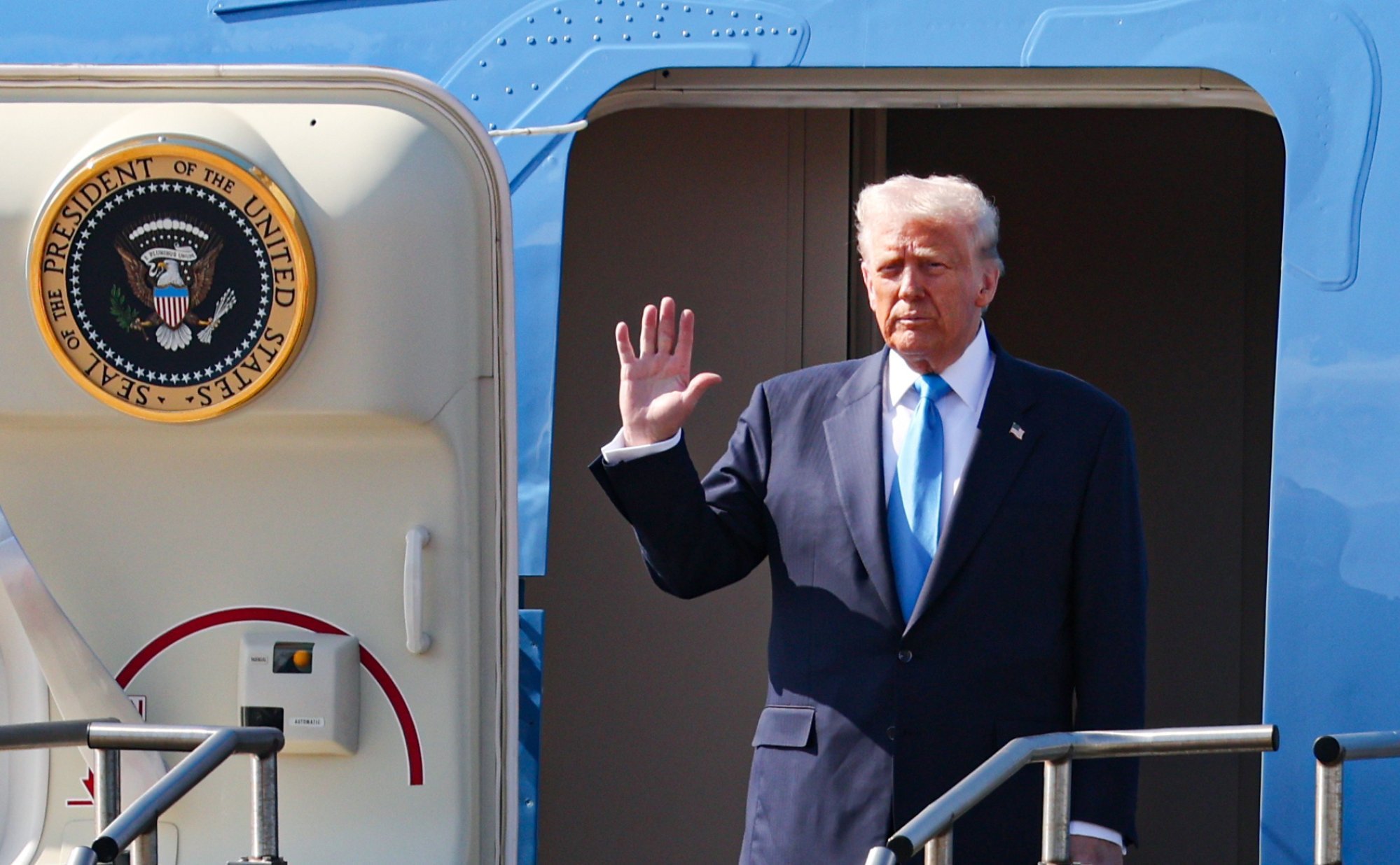 Trump waves as he disembarks from Air Force One at Gimhae airport in the southeastern port city of Busan, South Korea, on Wednesday. Photo: Yonhap/EPA Trump waves as he disembarks from Air Force One at Gimhae airport in the southeastern port city of Busan, South Korea, on Wednesday. Photo: Yonhap/EPA