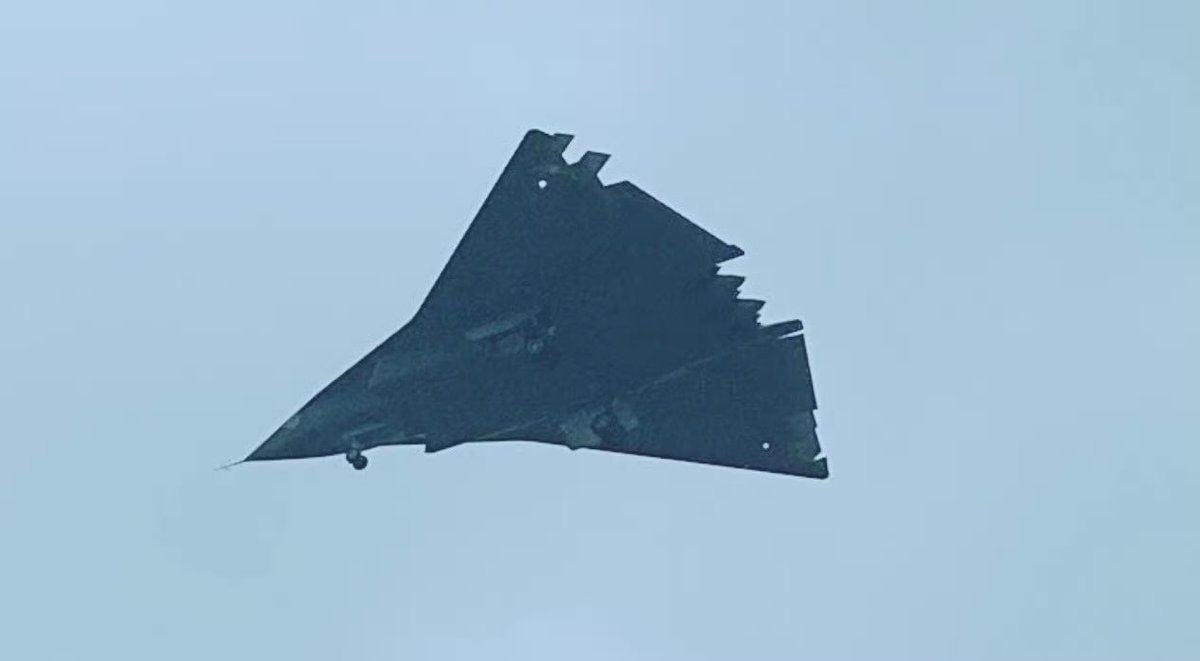 Photos circulating on Chinese social media since Tuesday showed what appeared to be Chengdu Aircraft Corporation’s sixth-generation fighter jet, unofficially referred to as the J-36, conducting a test flight. Photo: X