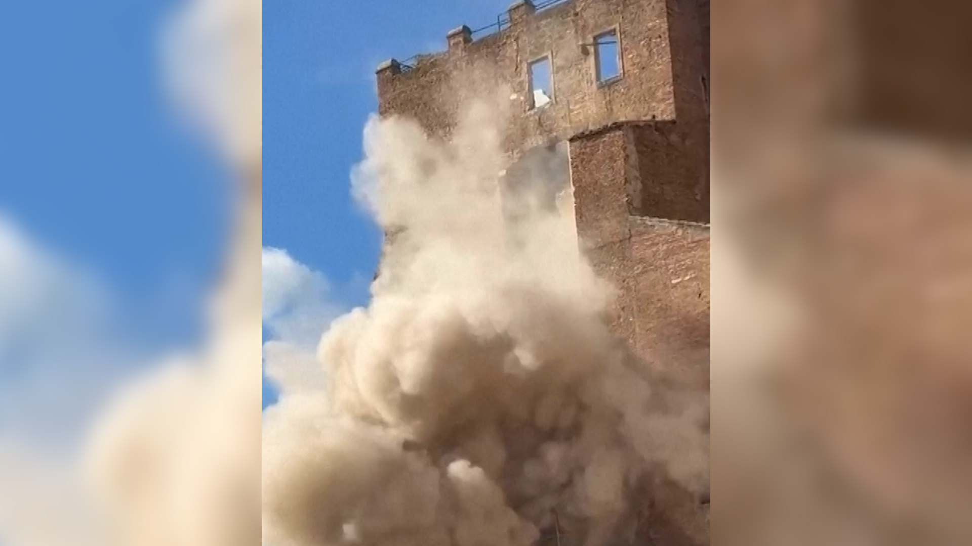 Torre dei Conti collapses