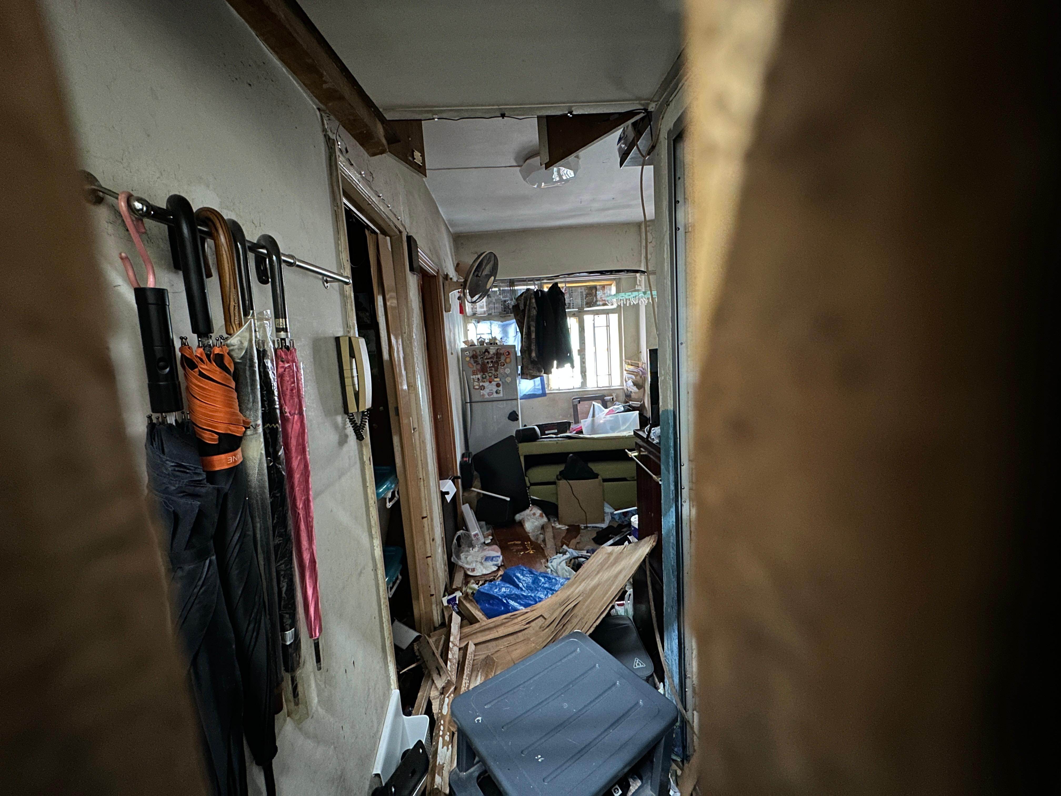 The To Kwa Wan flat where three customs officers were attacked with a 30cm kitchen knife. Photo: Jelly Tse