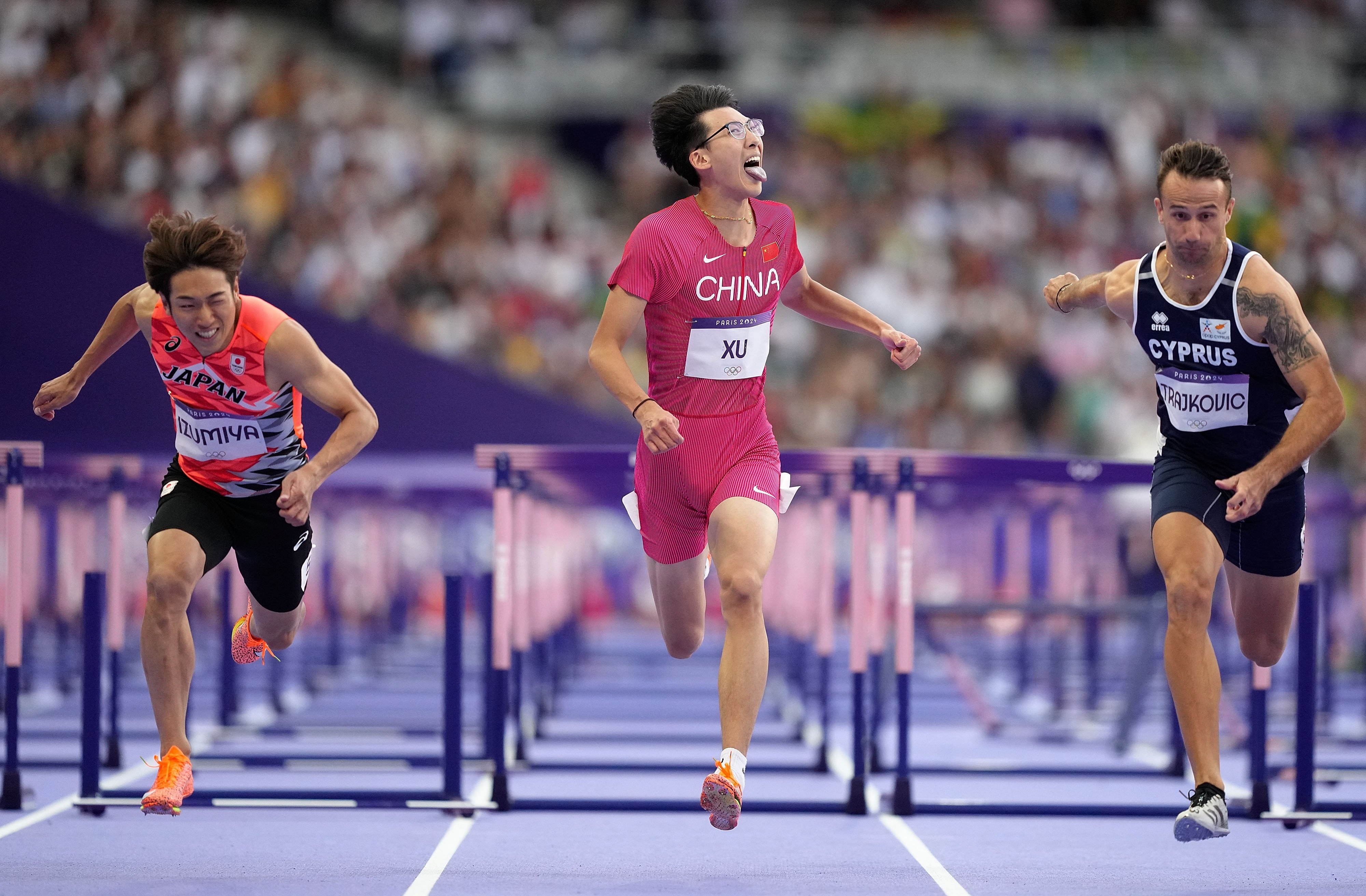 China’s Xu Zhuoyi (centre) earned a lot of attention at the Paris Olympic Games for his “nerdy” look. Photo:Xinhua