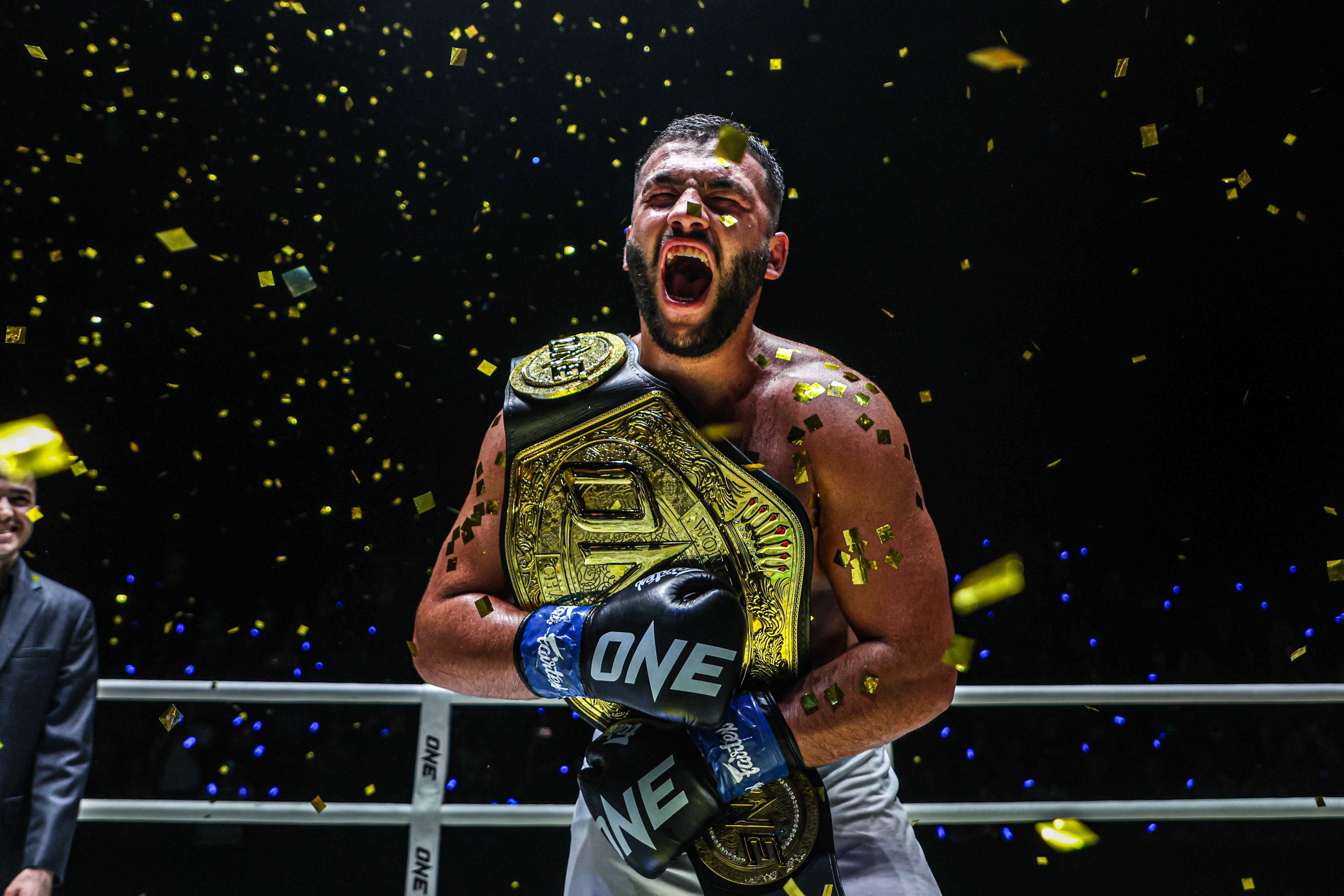 Samet Agdeve stunned Roman Kryklia to claim the ONE Championship heavyweight kickboxing crown at ONE Fight Night 37. Photo: ONE Championship