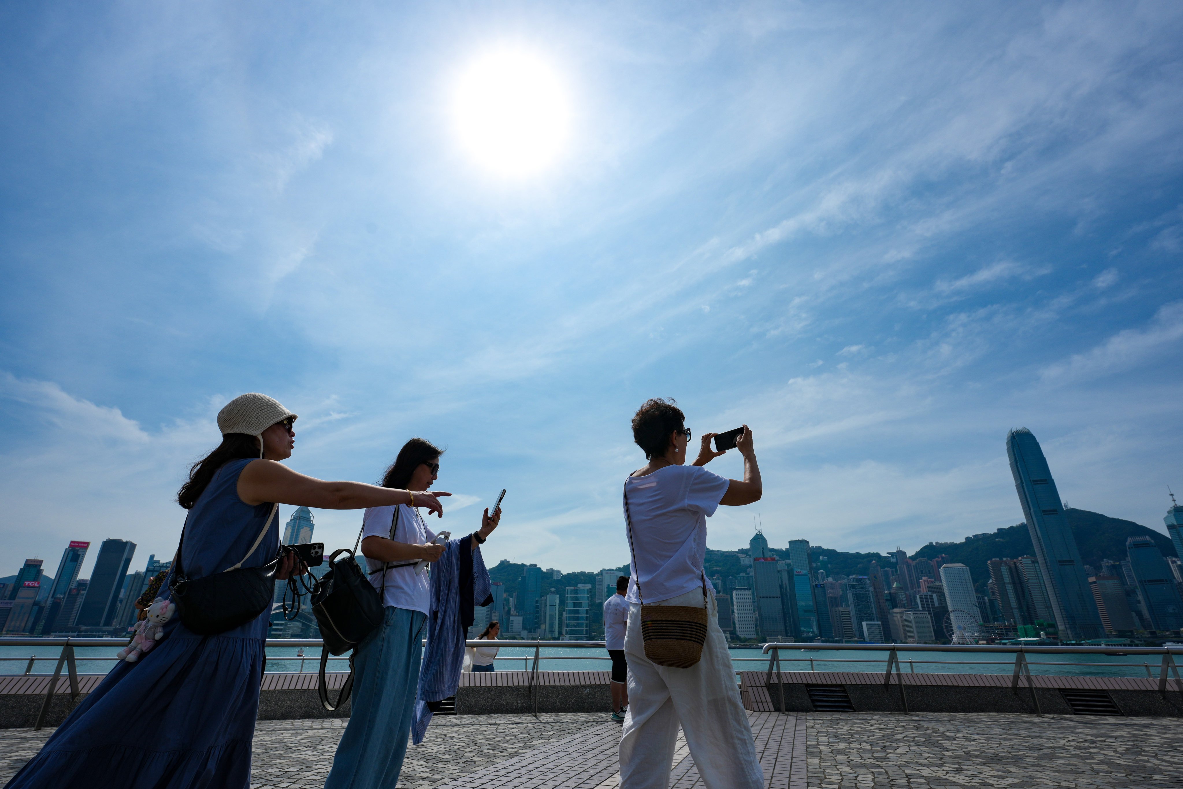 Hong Kong issued T1 at 12.20pm on Monday. Photo: Jelly Tse