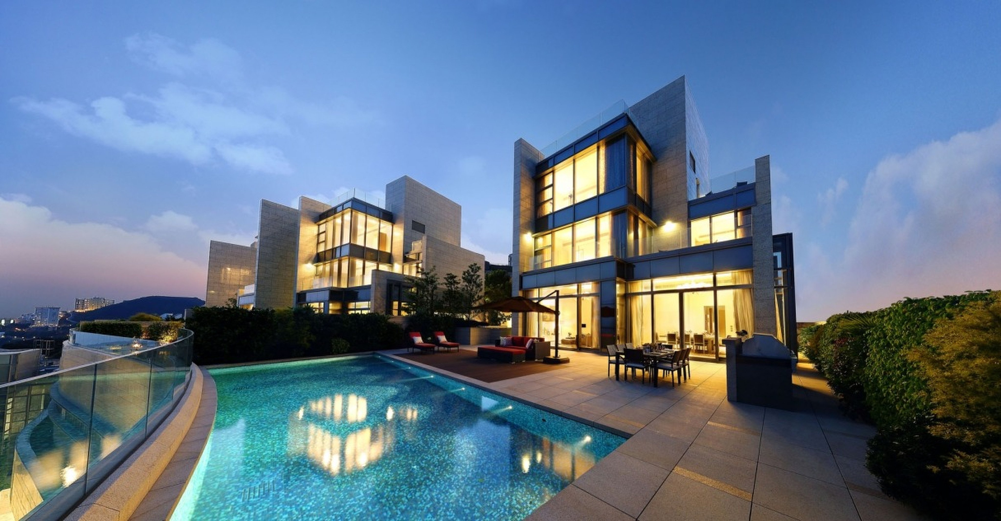 A view of 42A Plantation Road on The Peak, which rented for HK$1 million per month this year. Photo: Handout