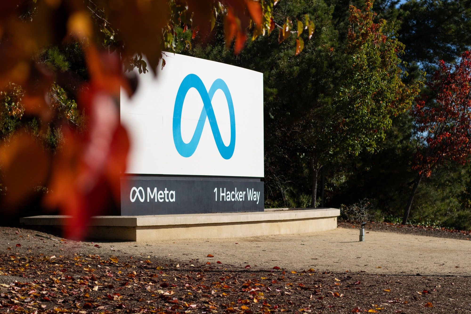 The Meta Platform sign at the entrance to the company’s headquarters in Menlo Park, California. Photo: Shutterstock