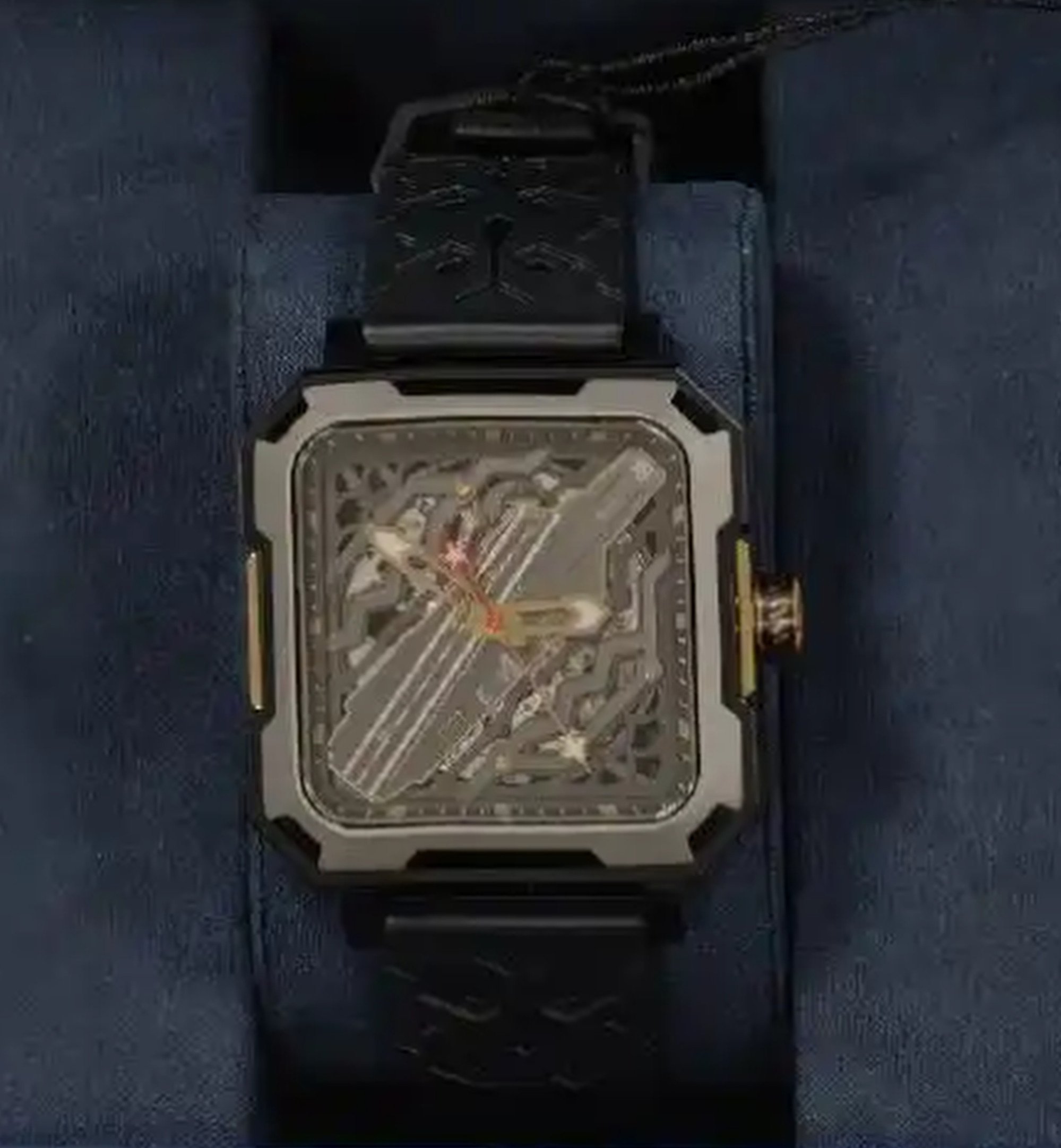 The commemorative watch which was presented to Chen by the China State Shipbuilding Corporation. Photo: Baidu