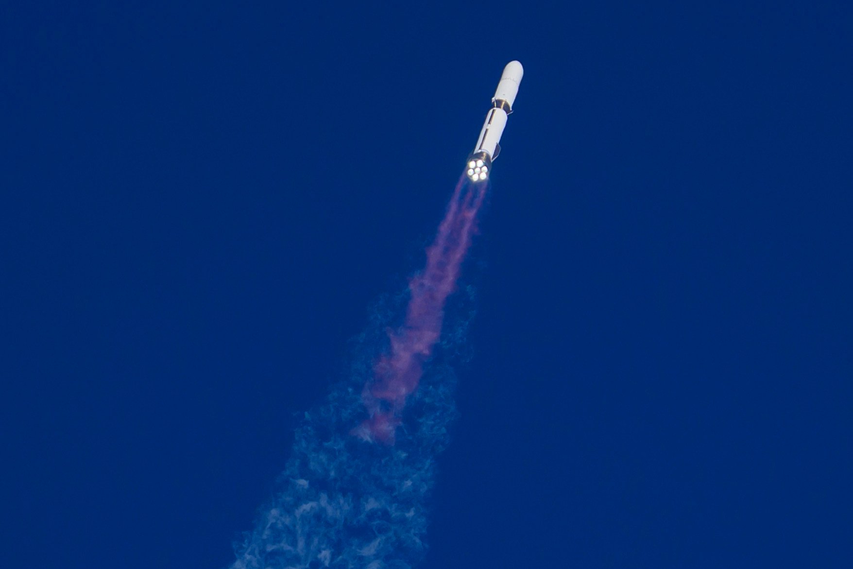 The giant New Glenn rocket from billionaire Jeff Bezos’ space company Blue Origin launching from Florida. Photo: Jennifer Briggs/ZUMA Press Wire/dpa