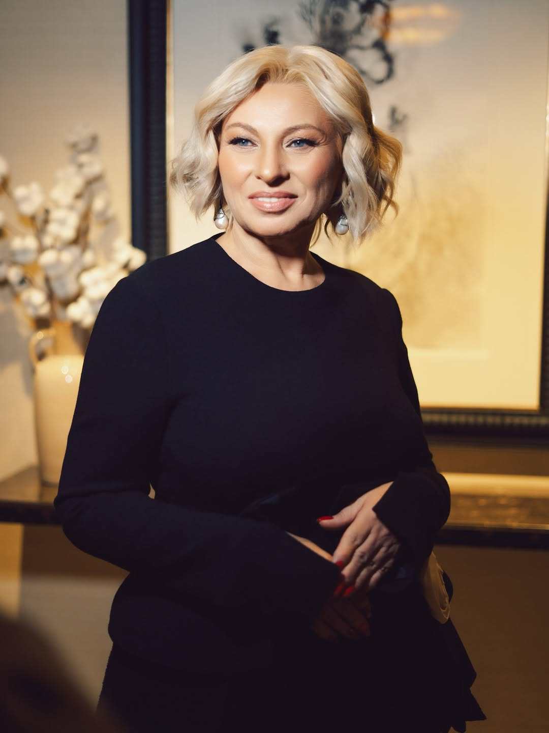 Meet Angela Pearl, the celebrity astrologer who just posted a letter from Prince Harry and Meghan Markle. Photo: @lovebegini/Instagram
