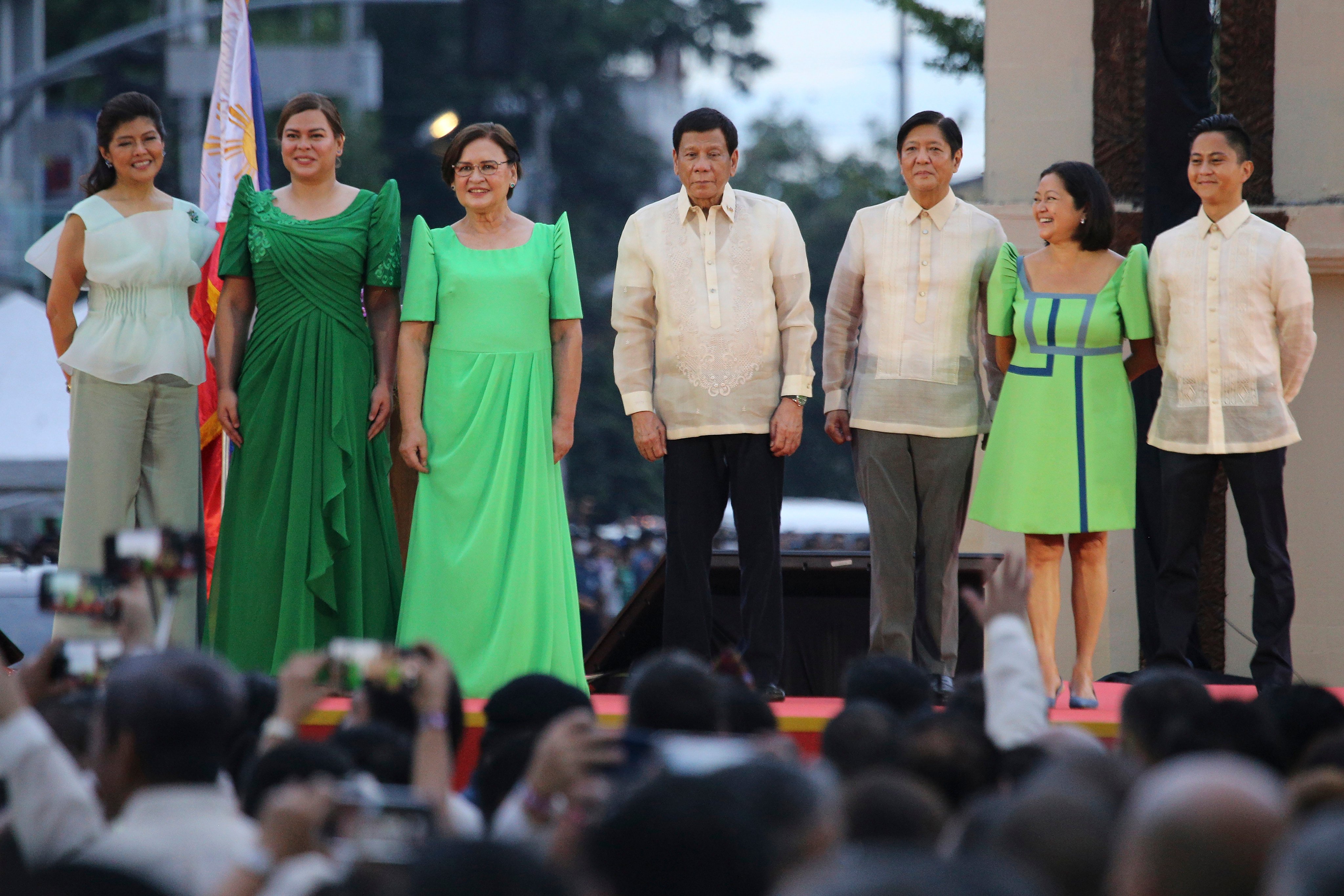 Members of the Marcos and Duterte political clans, including President Ferdinand Marcos Jnr (third from right) and his sister Senator Imee Marcos (left), former leader Rodrigo Duterte (centre) and his daughter, Vice-President Sara Duterte-Carpio (second from left). Photo: AP