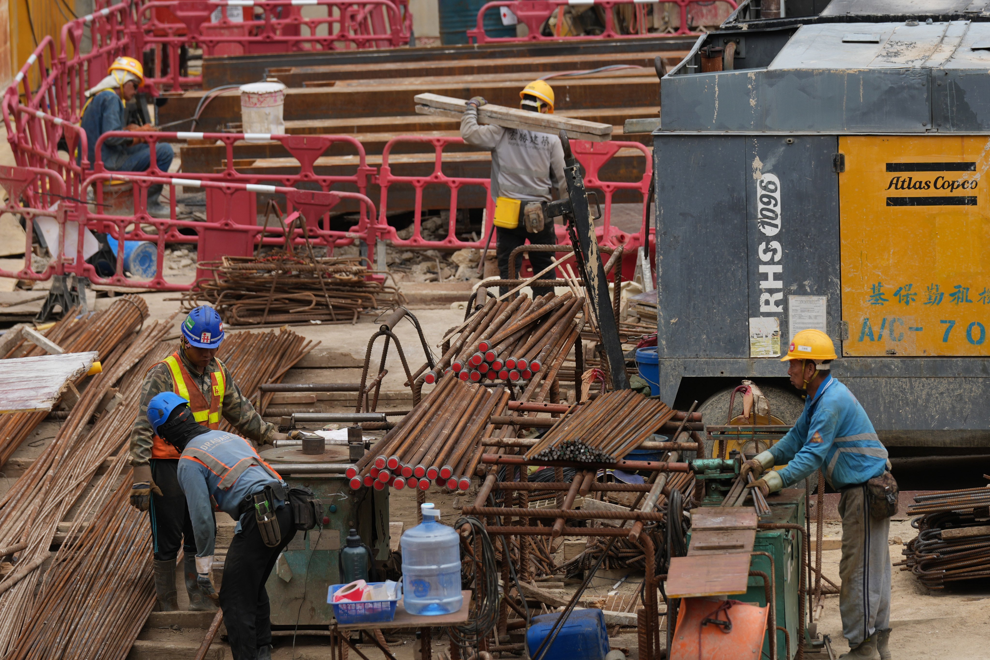 The unemployment rate for the construction sector fell by 0.2 percentage points from the 7.2 per cent recorded in the previous three-month period. Photo: Jelly Tse