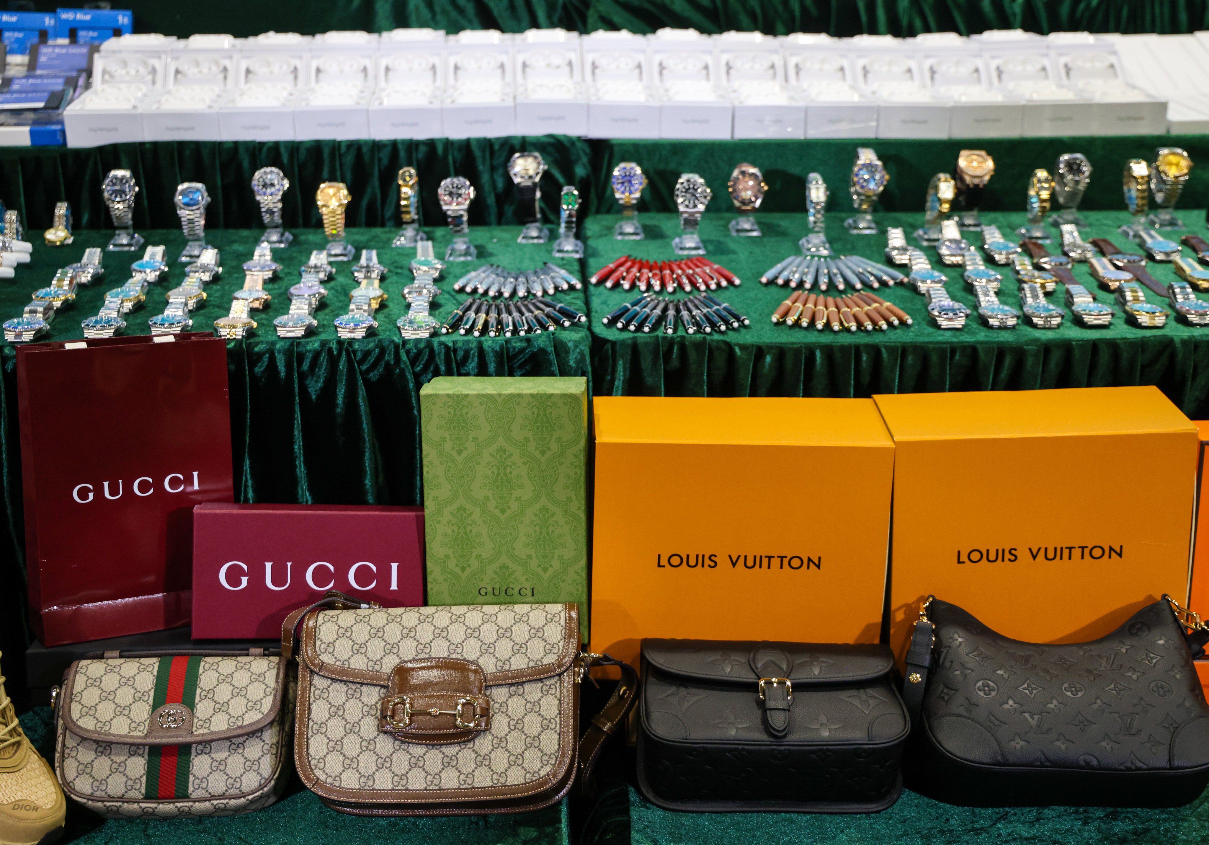 scmp.com - Jiang Chuqin - Hong Kong seizes fake Gucci, other goods worth HK$65 million during major sale