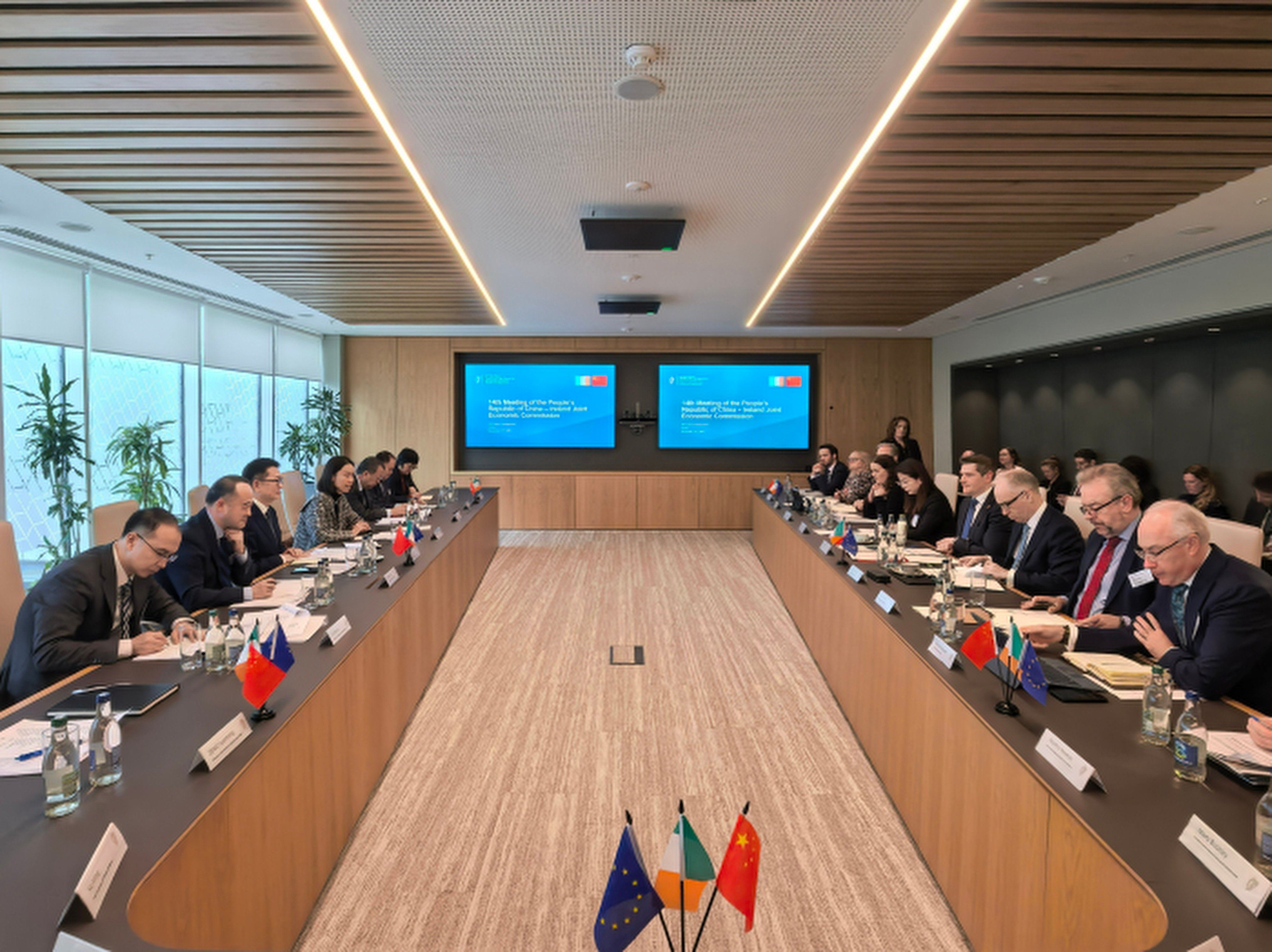 Officials from both sides met at a China-Ireland Joint Economic and Trade Commission meeting in Dublin on November 12. Photo: Ministry of Commerce