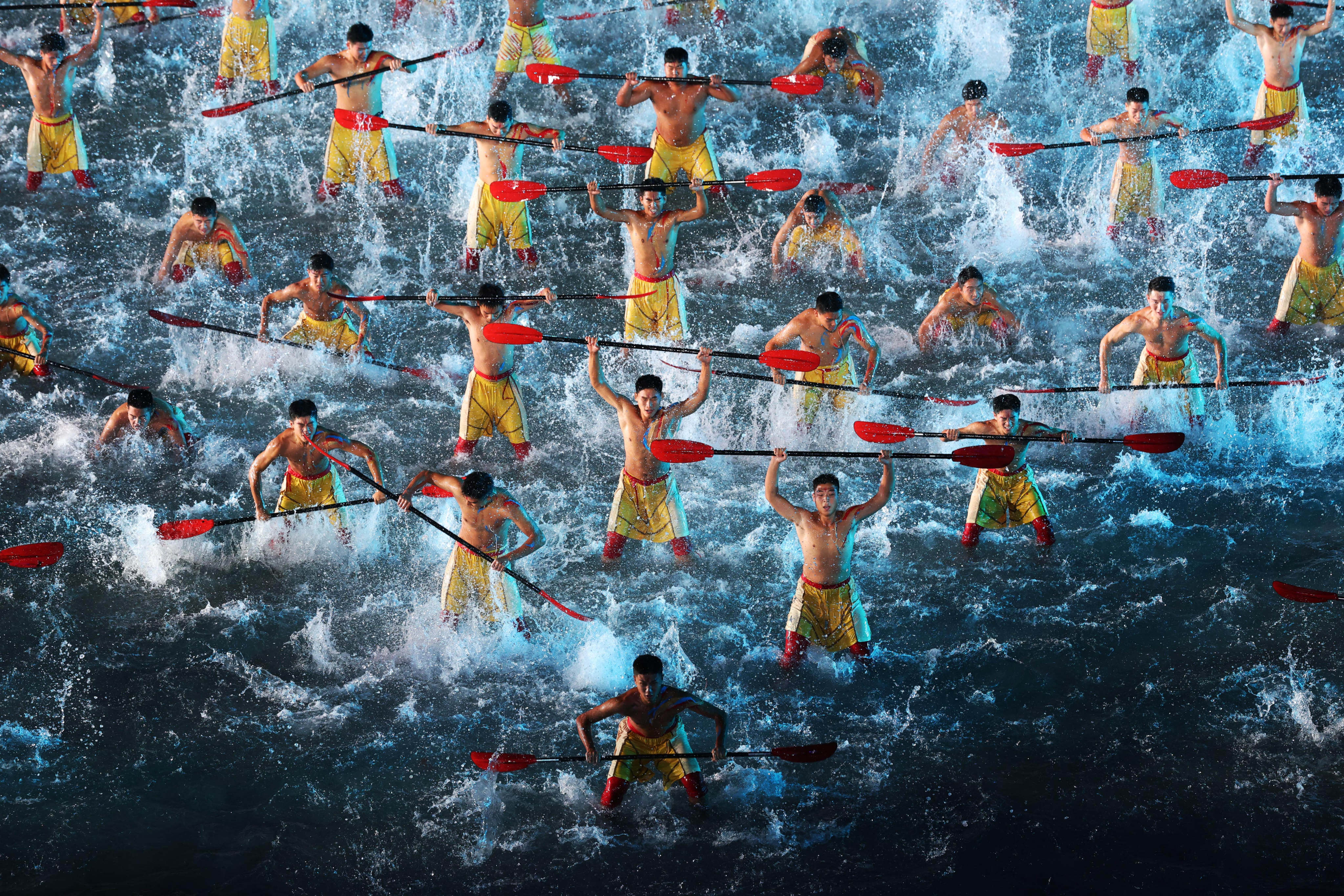 The water stage was a highlight of the closing ceremony in Shenzhen. Photo: Xinhua