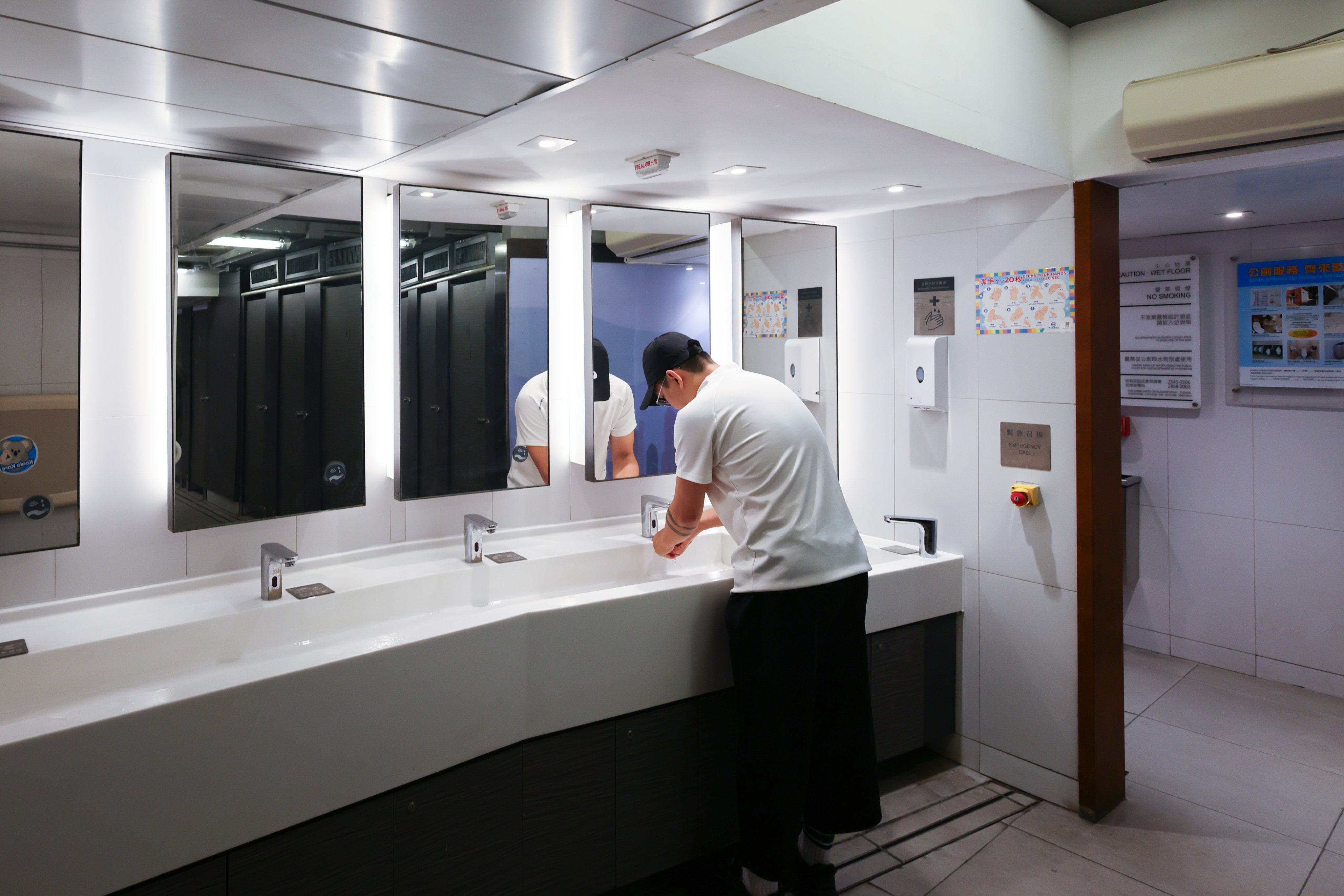 A public toilet in Hong Kong on November 18. Photo: Dickson Lee