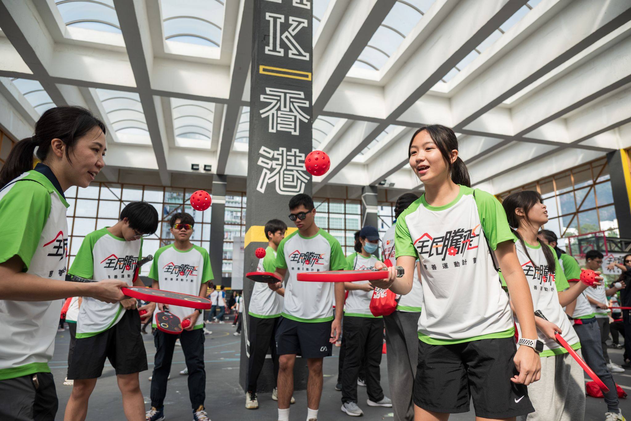 The Fly High Charity Sports Programme 2025 gathered hundreds of students to set a Guinness World Record for “Most People Bouncing Pickleballs on Paddles”. Photo: LinkedIn/Gaw Capital