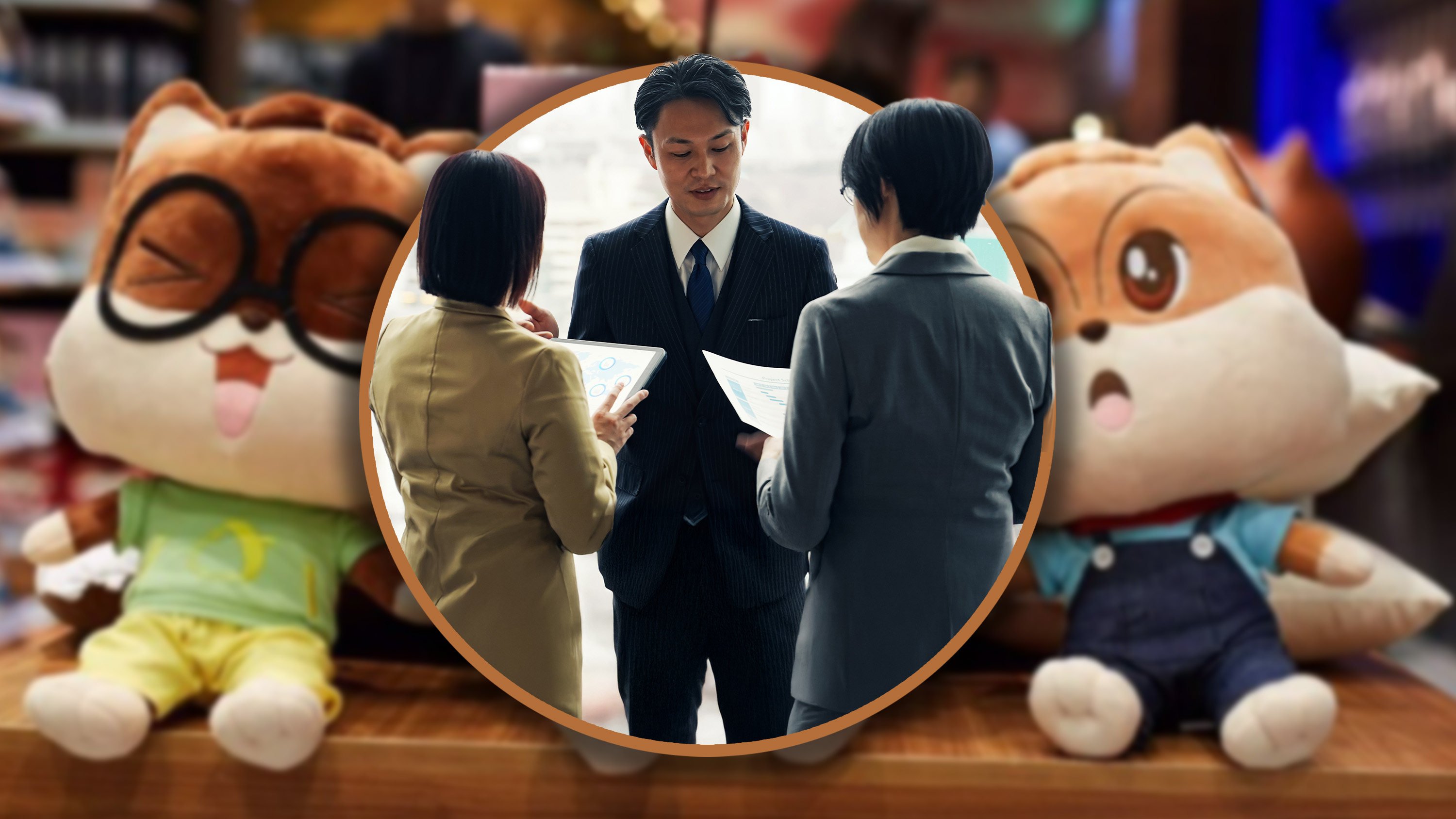 A Chinese snack brand has faced a backlash for making employees adopt the surname “Rat” and address customers as “master.” Photo: SCMP composite/Shutterstock/Sohu